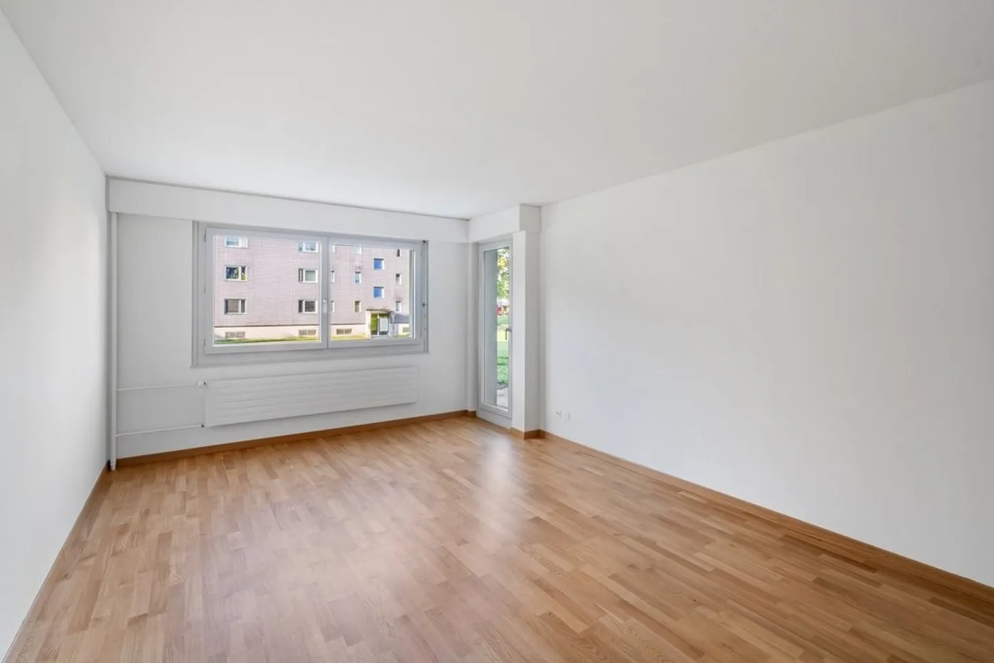 Bright Apartment with Balcony - Photo 4 of 6