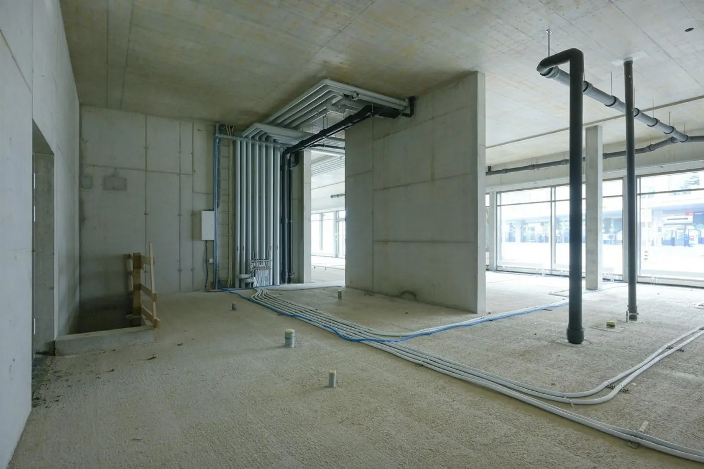 Last area at the train station square in Altdorf. Act now and get a good ... - Photo 11 of 13