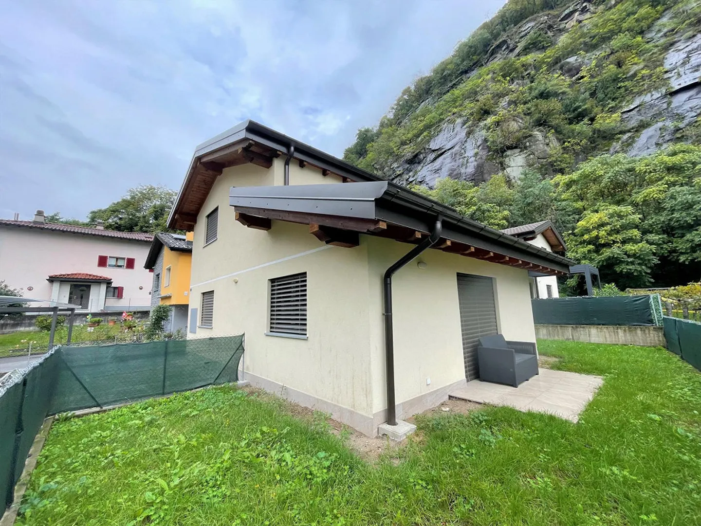 New single-family villa with garden just 5 minutes from Biasca - Photo 2 of 14
