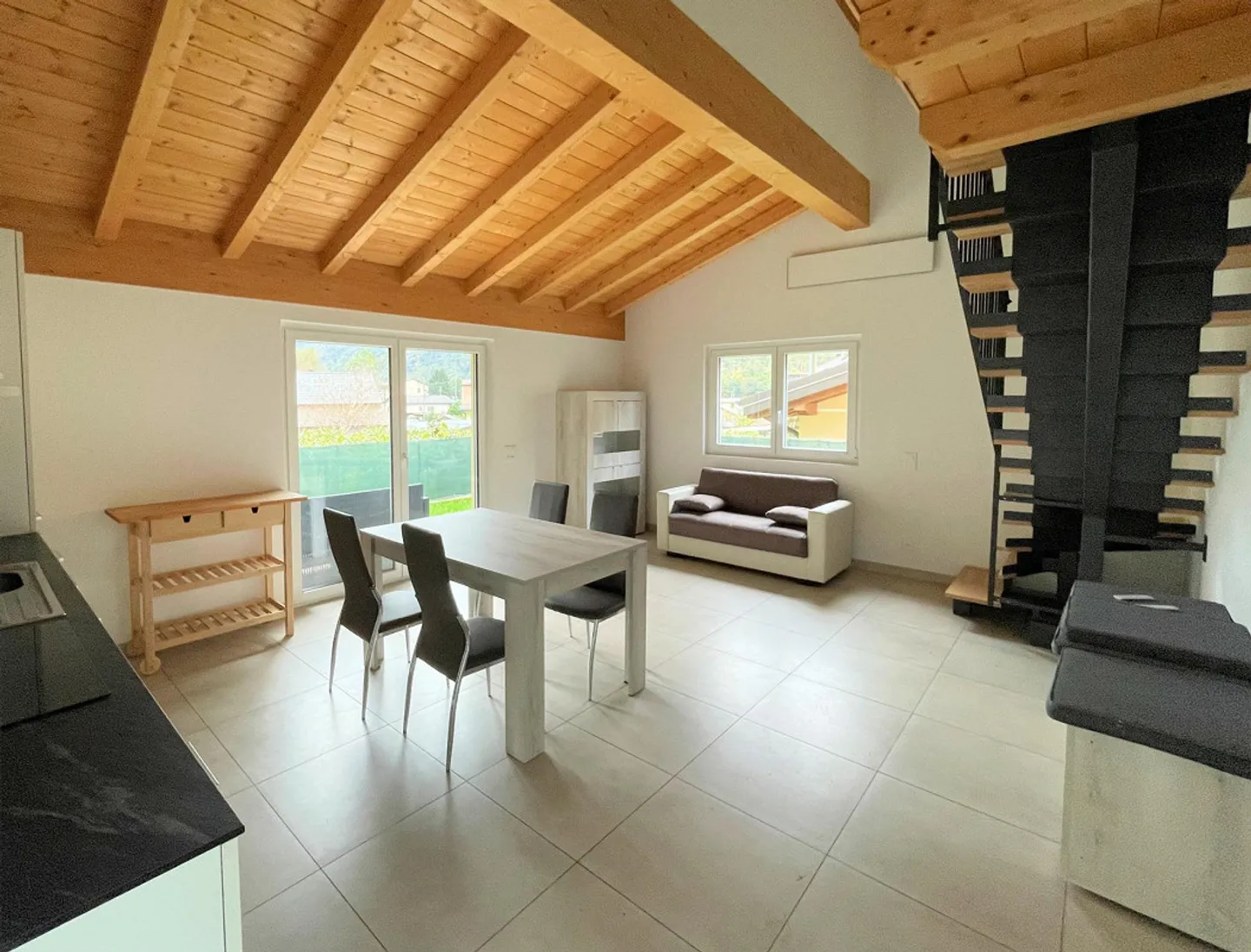 New single-family villa with garden just 5 minutes from Biasca - Photo 6 of 14