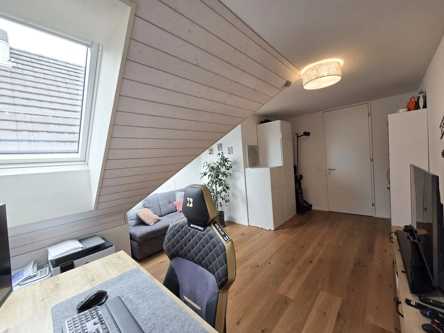 Appartamento Attico di 5.5 Stanze con Balcone Coperto - Foto 4 di 6
