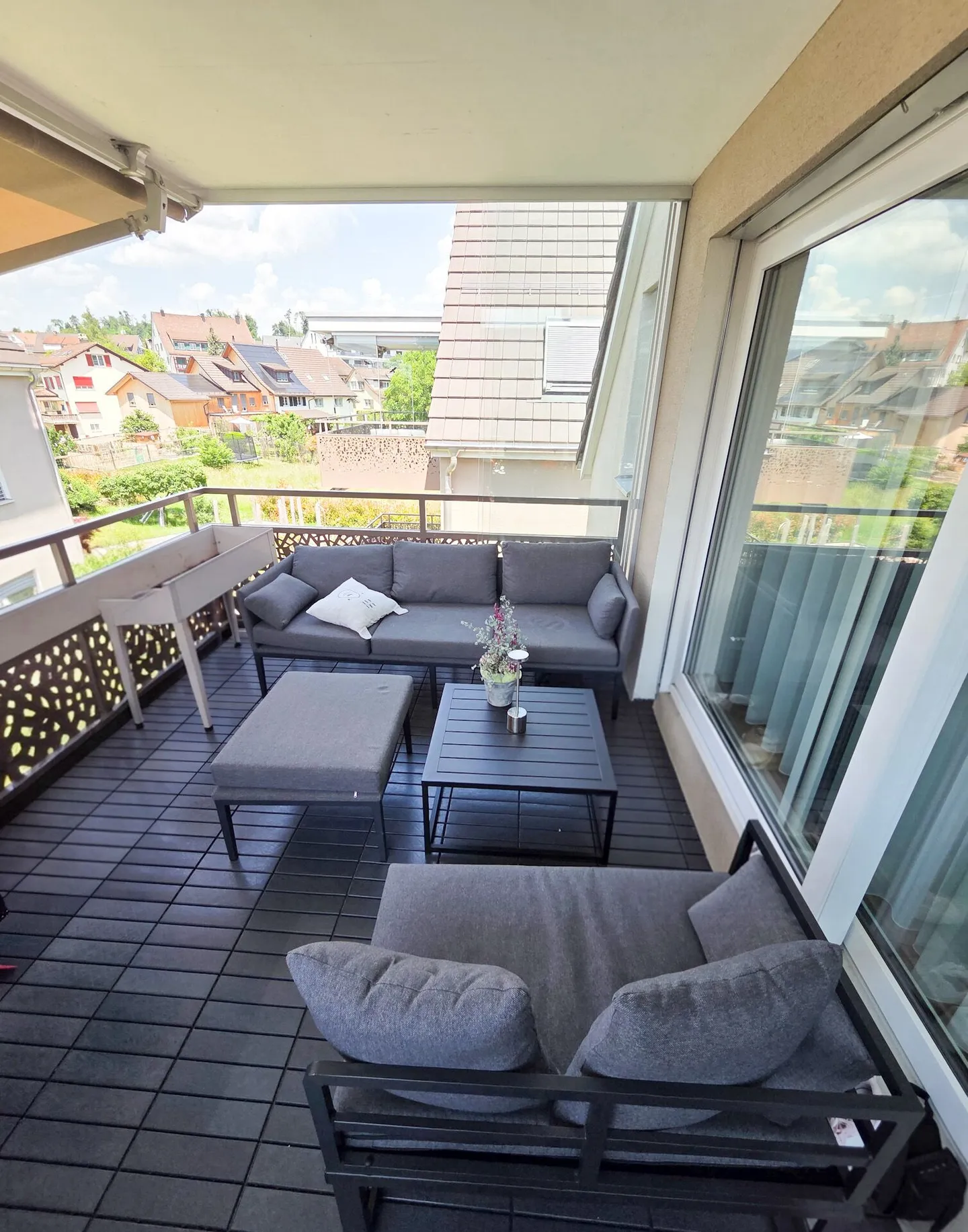 Appartamento Attico di 5.5 Stanze con Balcone Coperto - Foto 2 di 6
