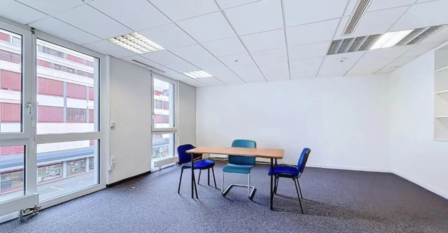 Sale - Office Crissier - Photo 3 of 5