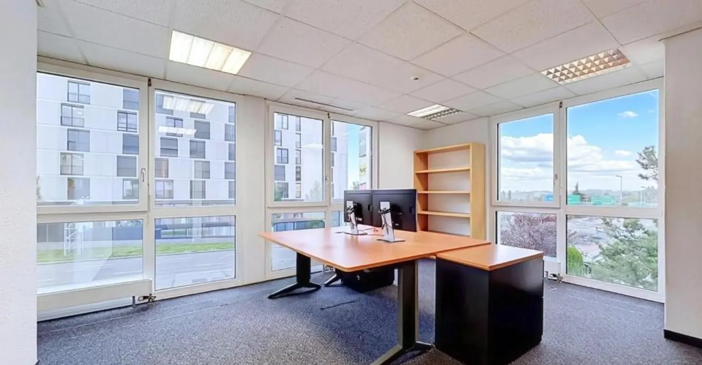 Sale - Office Crissier - Photo 2 of 5
