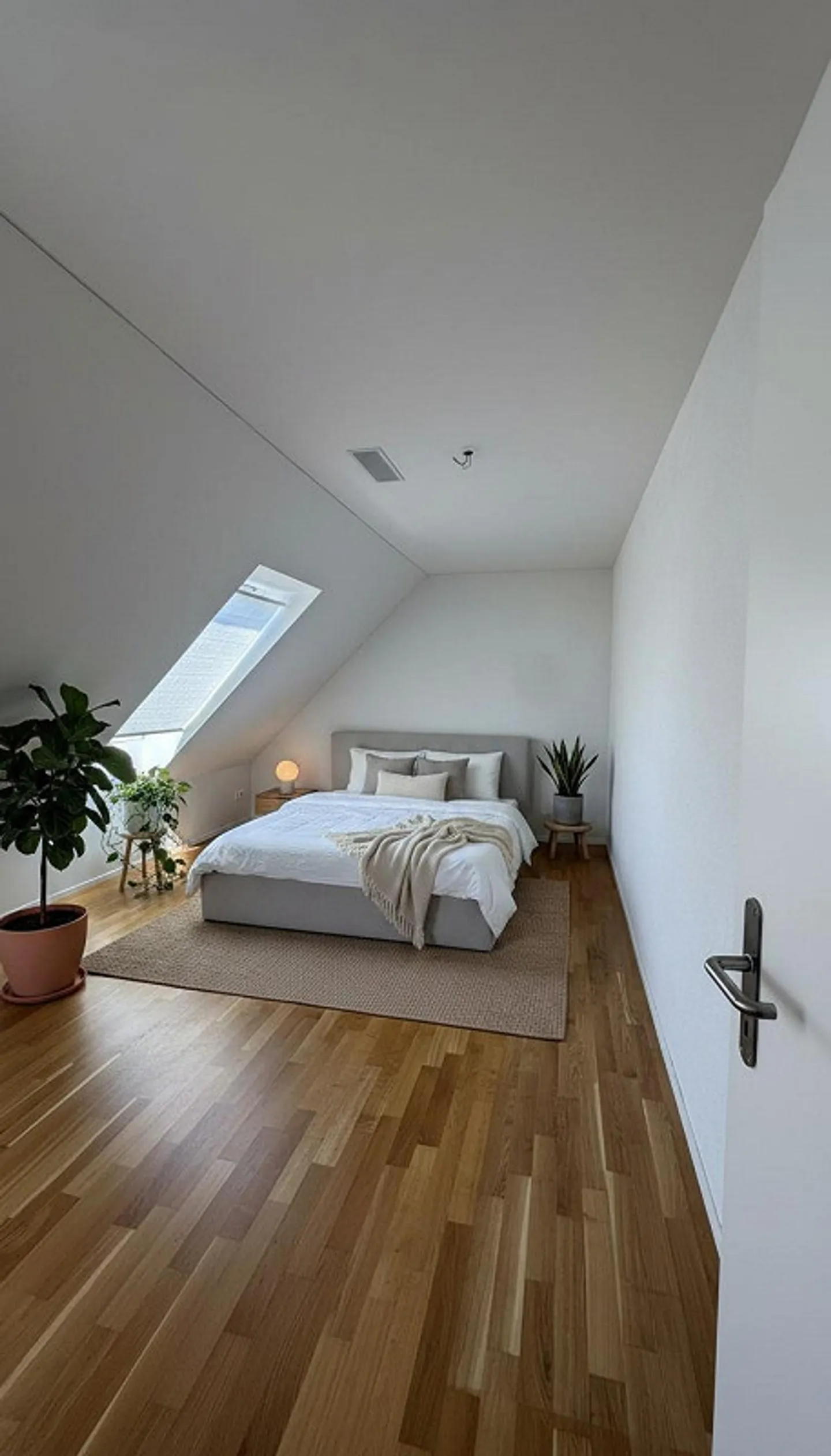 Moderne 2.5-Zimmer-Wohnung mit Balkon - Foto 5 von 13