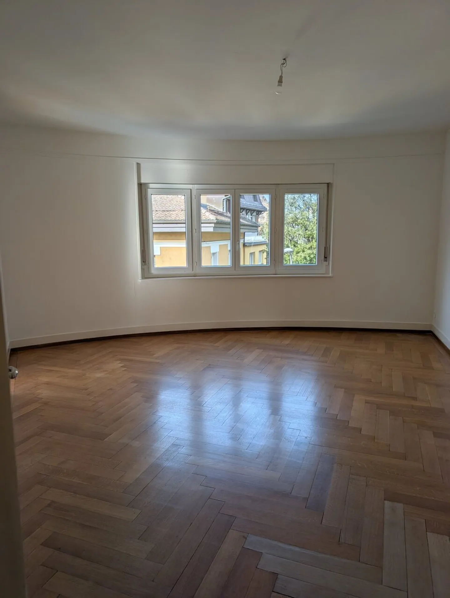 Spacious Apartment in Montreux - Photo 2 of 4