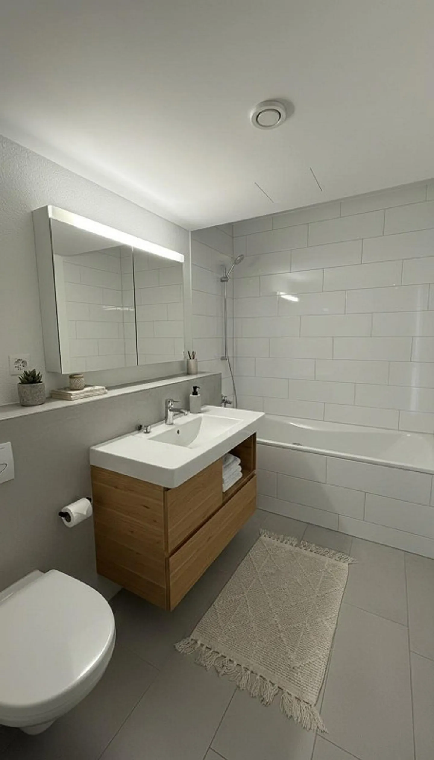 Moderne 2.5-Zimmer-Wohnung mit Balkon - Foto 7 von 13