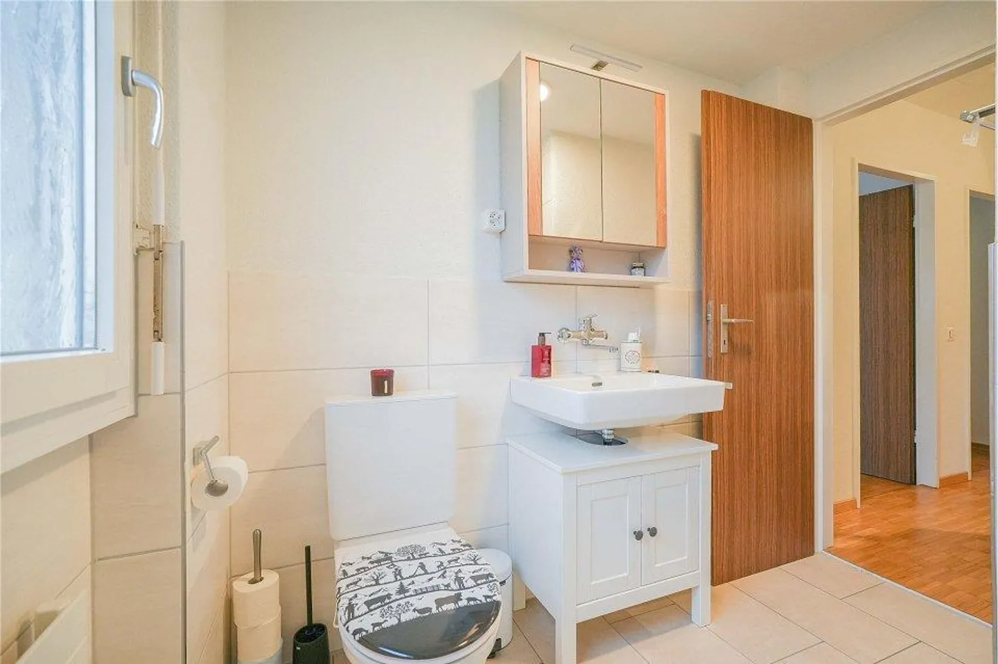 Ben tenuto e conveniente - Appartamento di 4,5 stanze con un giardino accogliente - Foto 11 di 13