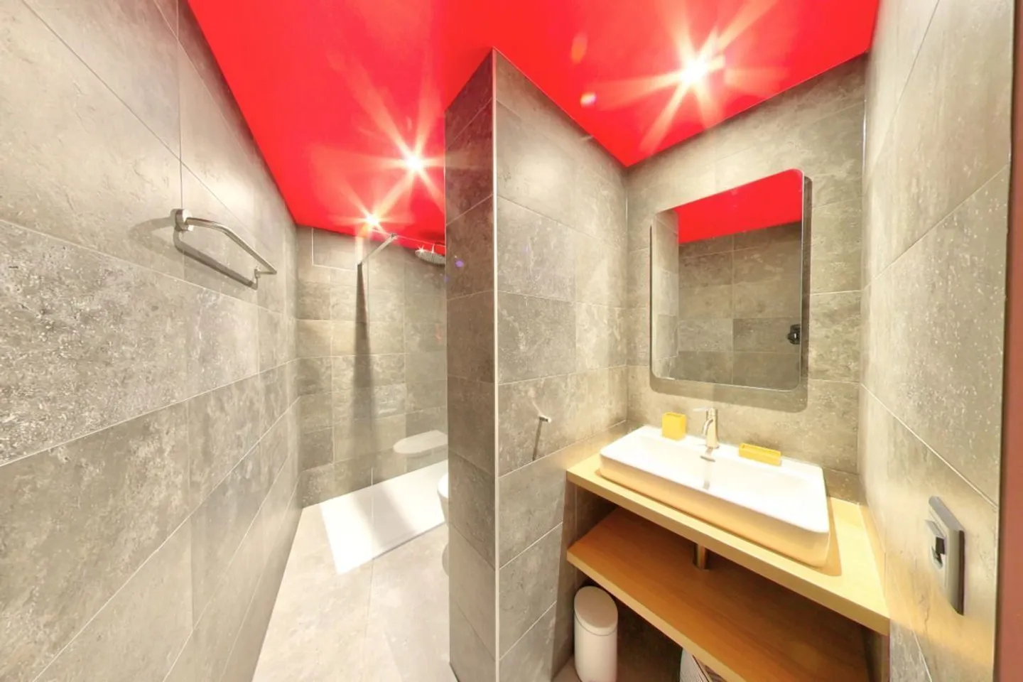 RESIDENZA ARREDATA "PETITE COUR" STUDIOS CON SERVIZI ALBERGHIERI - Foto 4 di 4