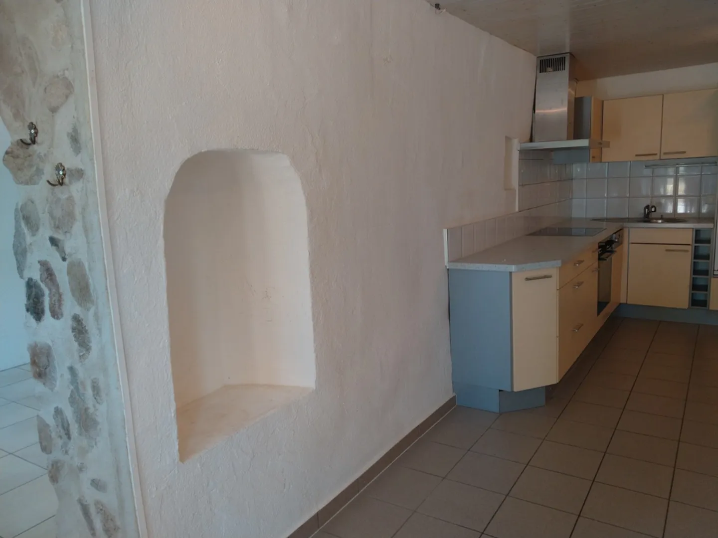 Spacious 2.5 rooms on the ground floor - Photo 2 of 11