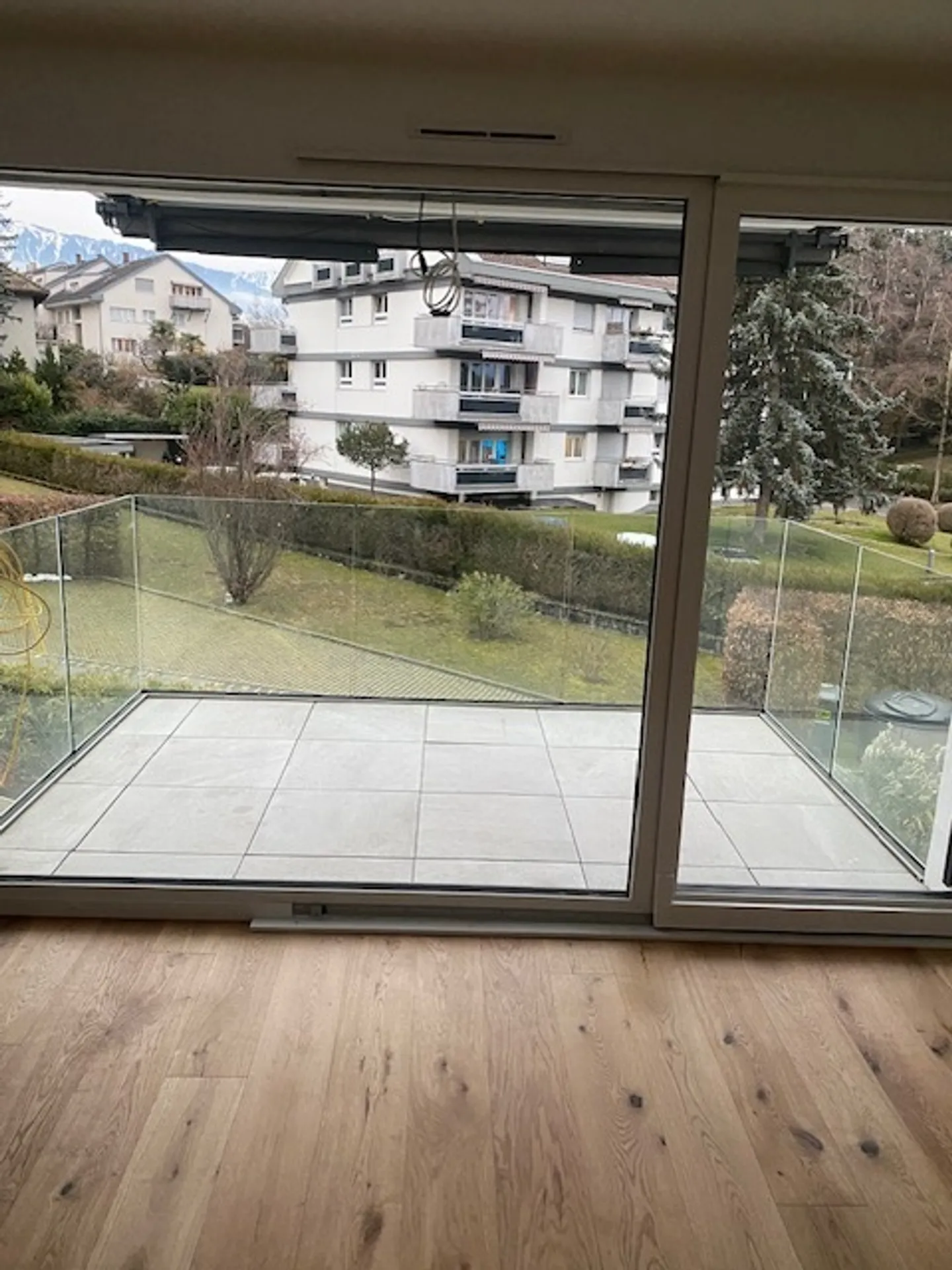 In affitto - Studio luminoso in un contesto verde, altezze di Vevey - Foto 2 di 2