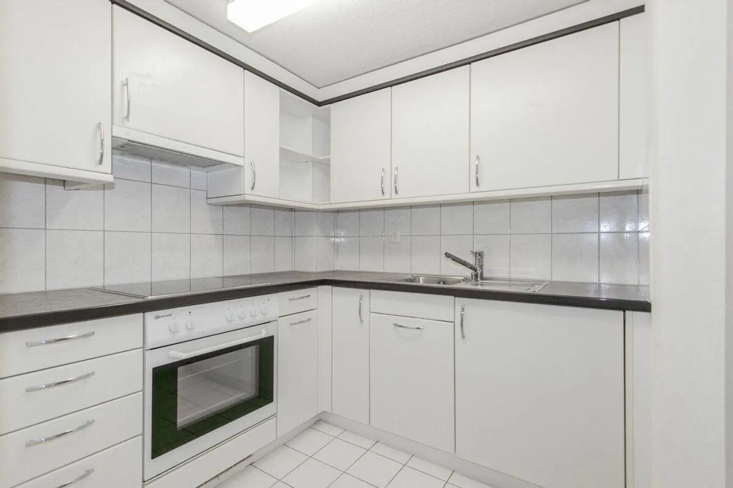 Old Town Property with Attractive Usage Mix - Photo 4 of 15