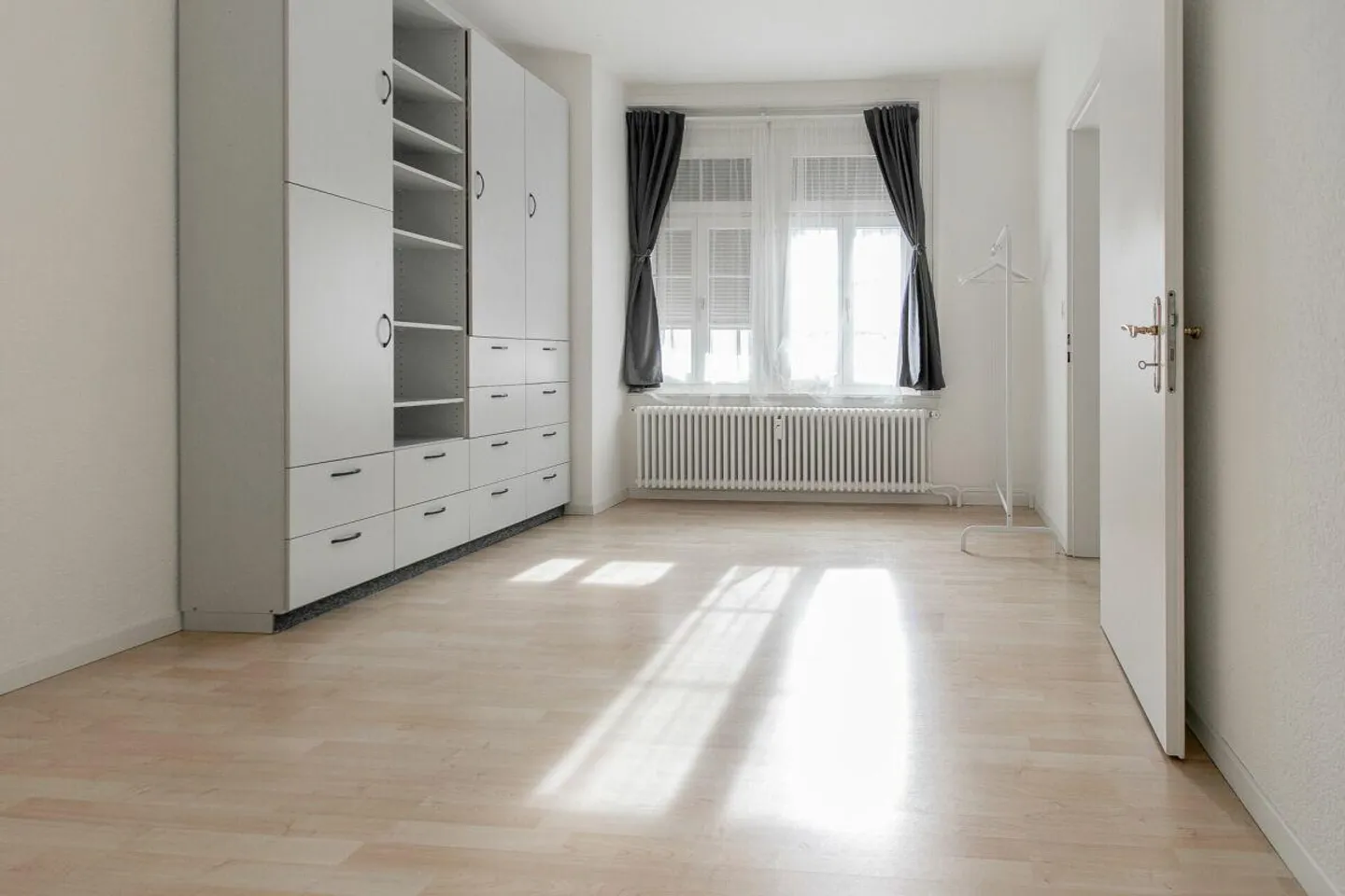 Old Town Property with Attractive Usage Mix - Photo 5 of 15