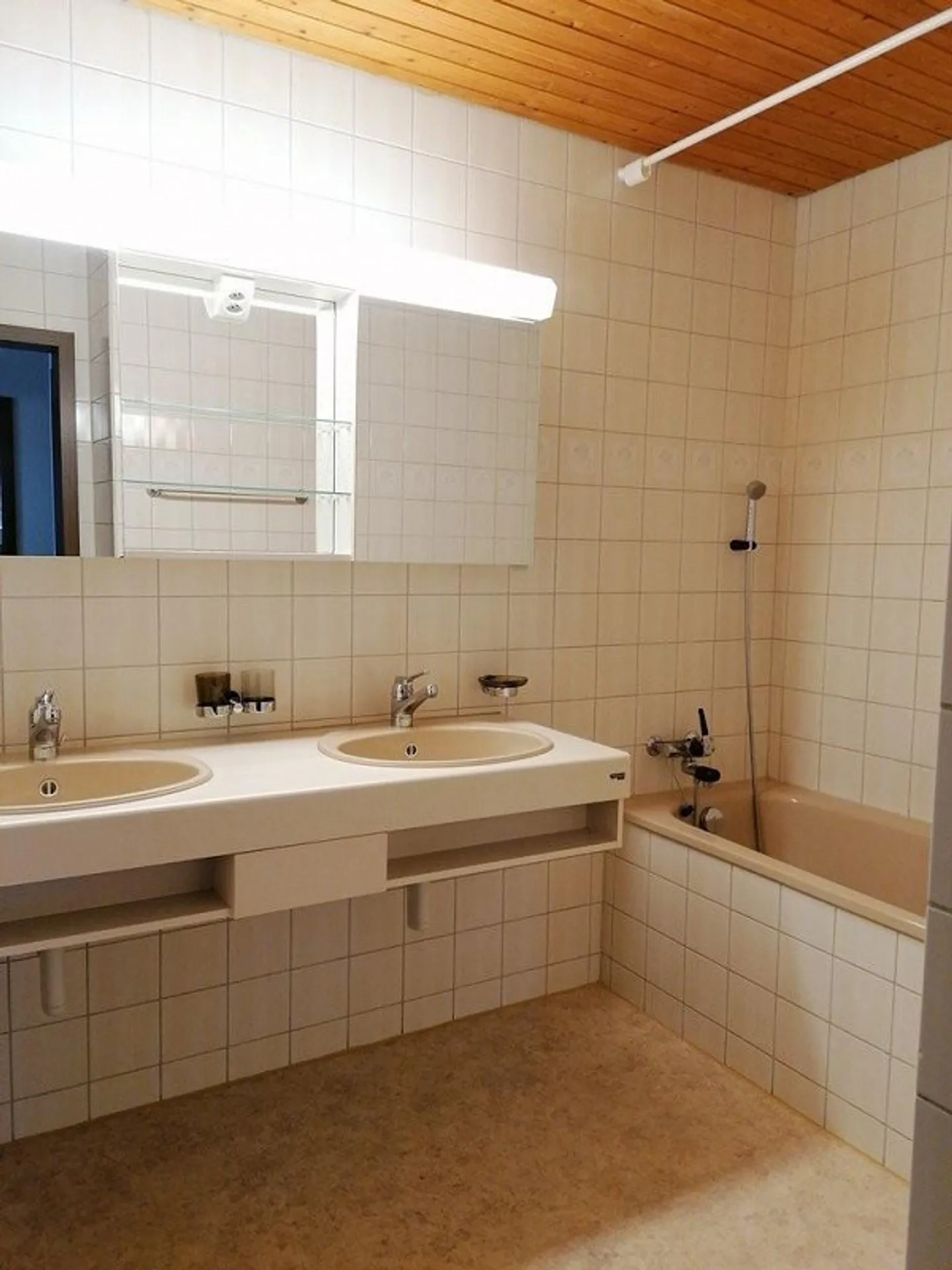 Cozy Attic Apartment with Fireplace - Photo 7 of 10