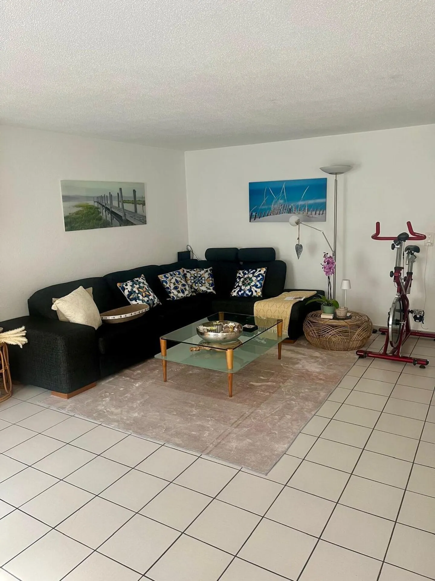 Apartment for rent - Photo 2 of 5