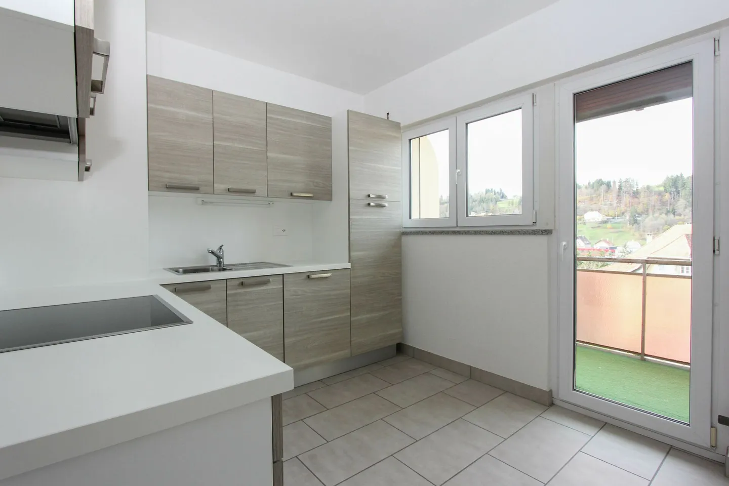 Helles Apartment mit 3.5 Zimmern renoviert - Foto 3 von 15