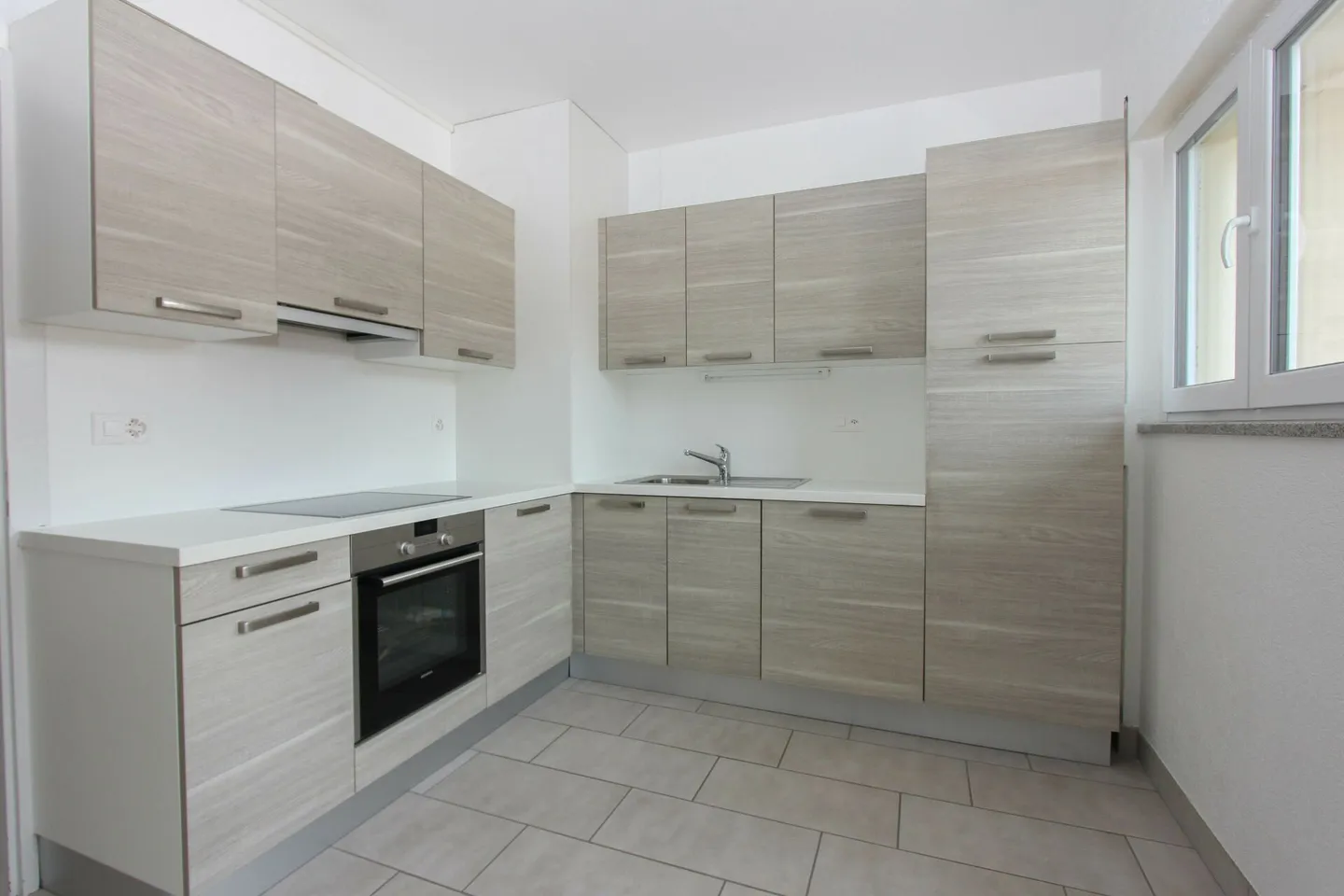 Helles Apartment mit 3.5 Zimmern renoviert - Foto 4 von 15