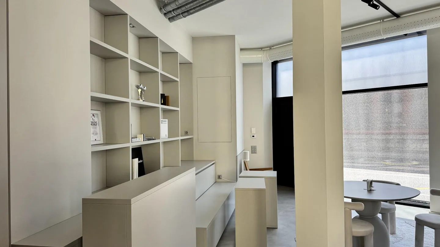 Espace commercial prêt à l'emploi au cœur de Chiasso - Photo 5 sur 8