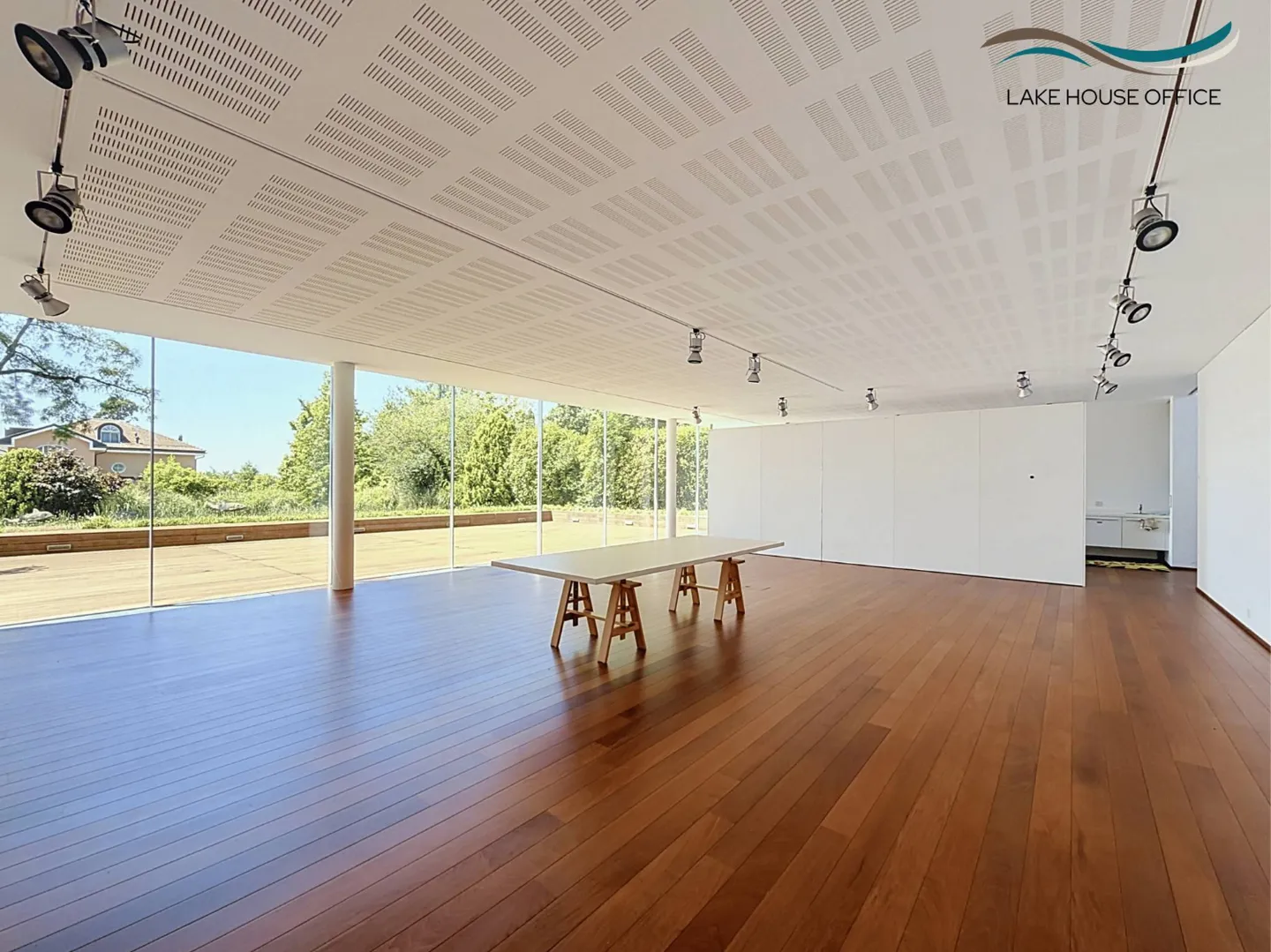 EXCLUSIVE - LAKE House OFFICE: Magnificent Building - Photo 9 of 10
