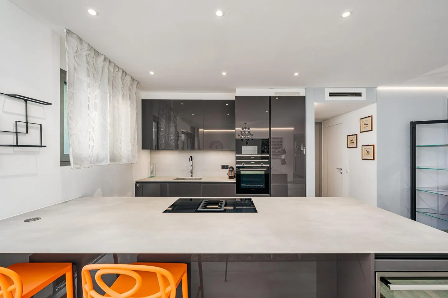 APPARTEMENT EN ATTIQUE AVEC VUE SUR LE LAC À PARADISO MEUBLÉ - Photo 9 sur 12