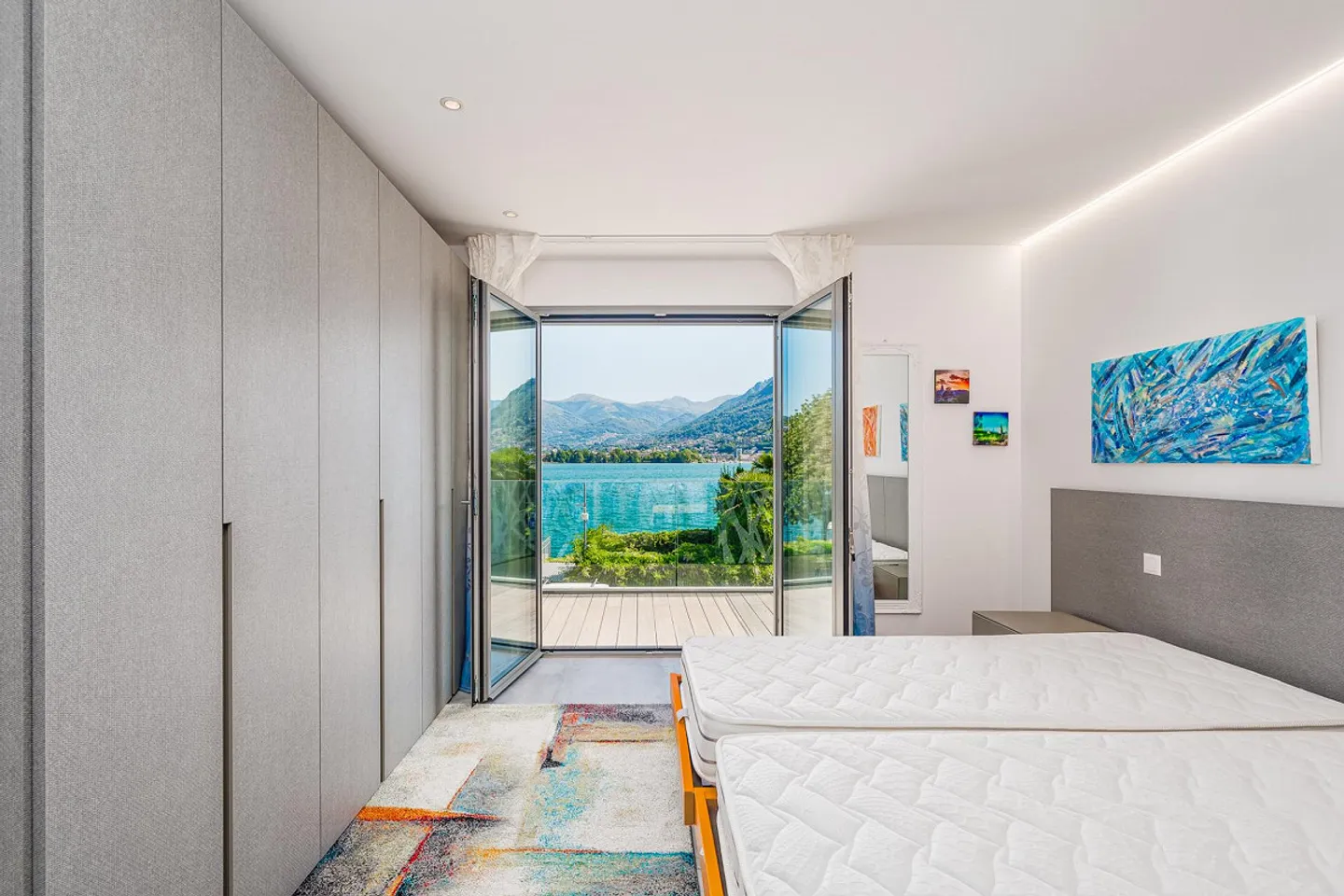 APPARTEMENT EN ATTIQUE AVEC VUE SUR LE LAC À PARADISO MEUBLÉ - Photo 11 sur 12