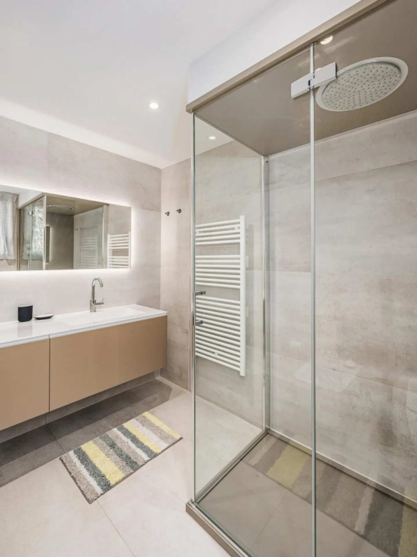 APPARTEMENT EN ATTIQUE AVEC VUE SUR LE LAC À PARADISO MEUBLÉ - Photo 12 sur 12