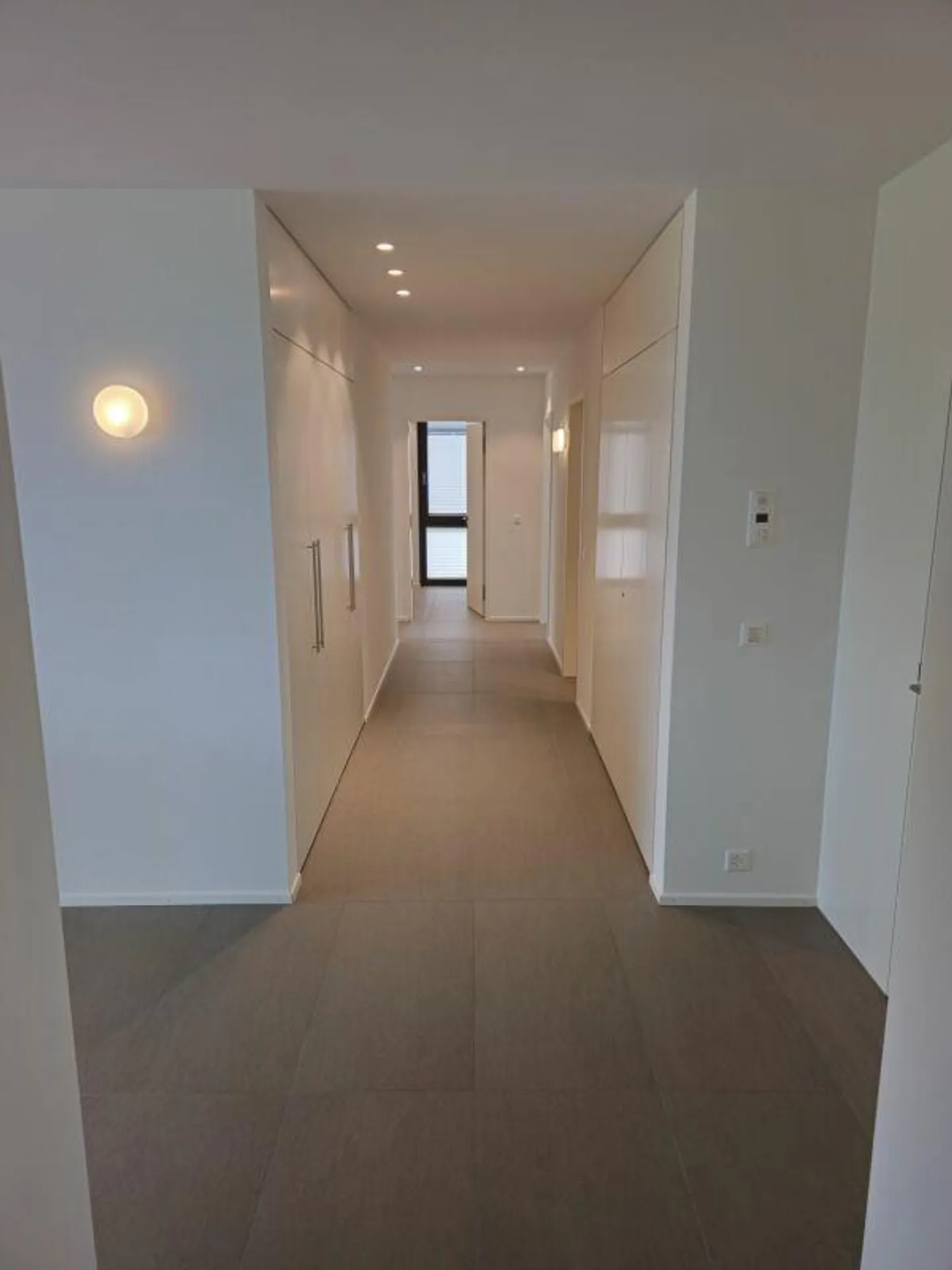 Appartamento lussuoso di 4,5 stanze con standard di finitura eccezionale - Foto 2 di 28