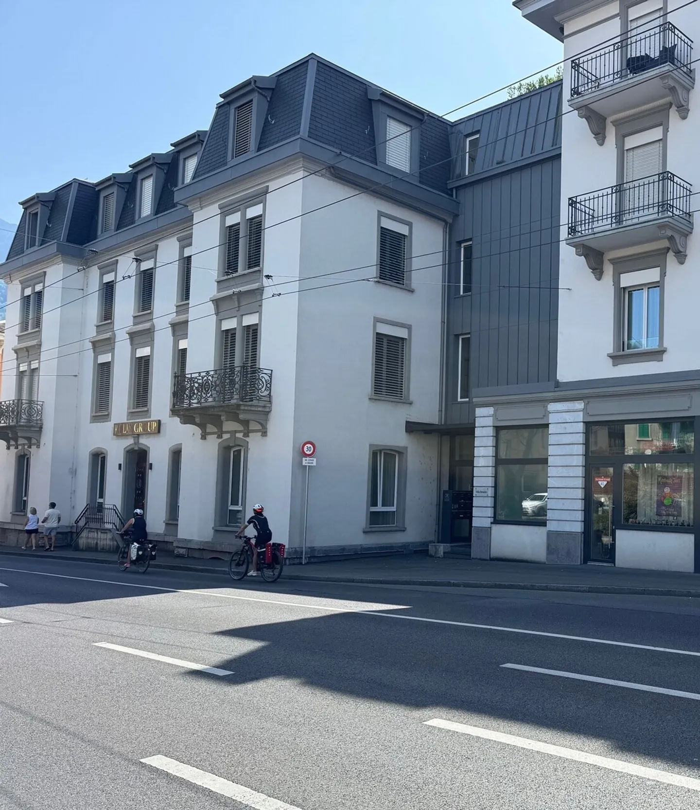 Espace Commercial Contemporain - Photo 1 sur 6