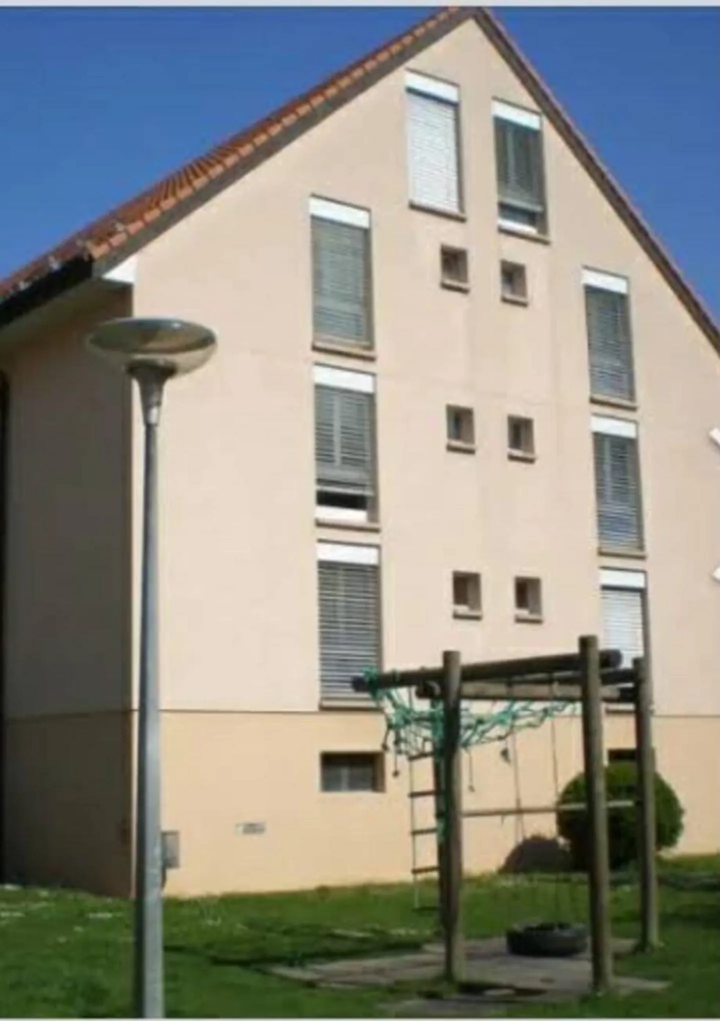 Beautiful 3.5-room apartment available from 01.09.2026 - Photo 4 of 4