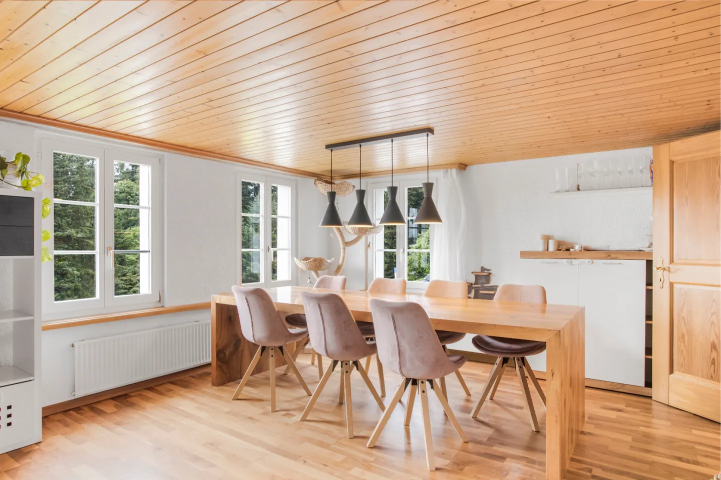 Casa unifamiliare ristrutturata con giardino - Foto 3 di 13