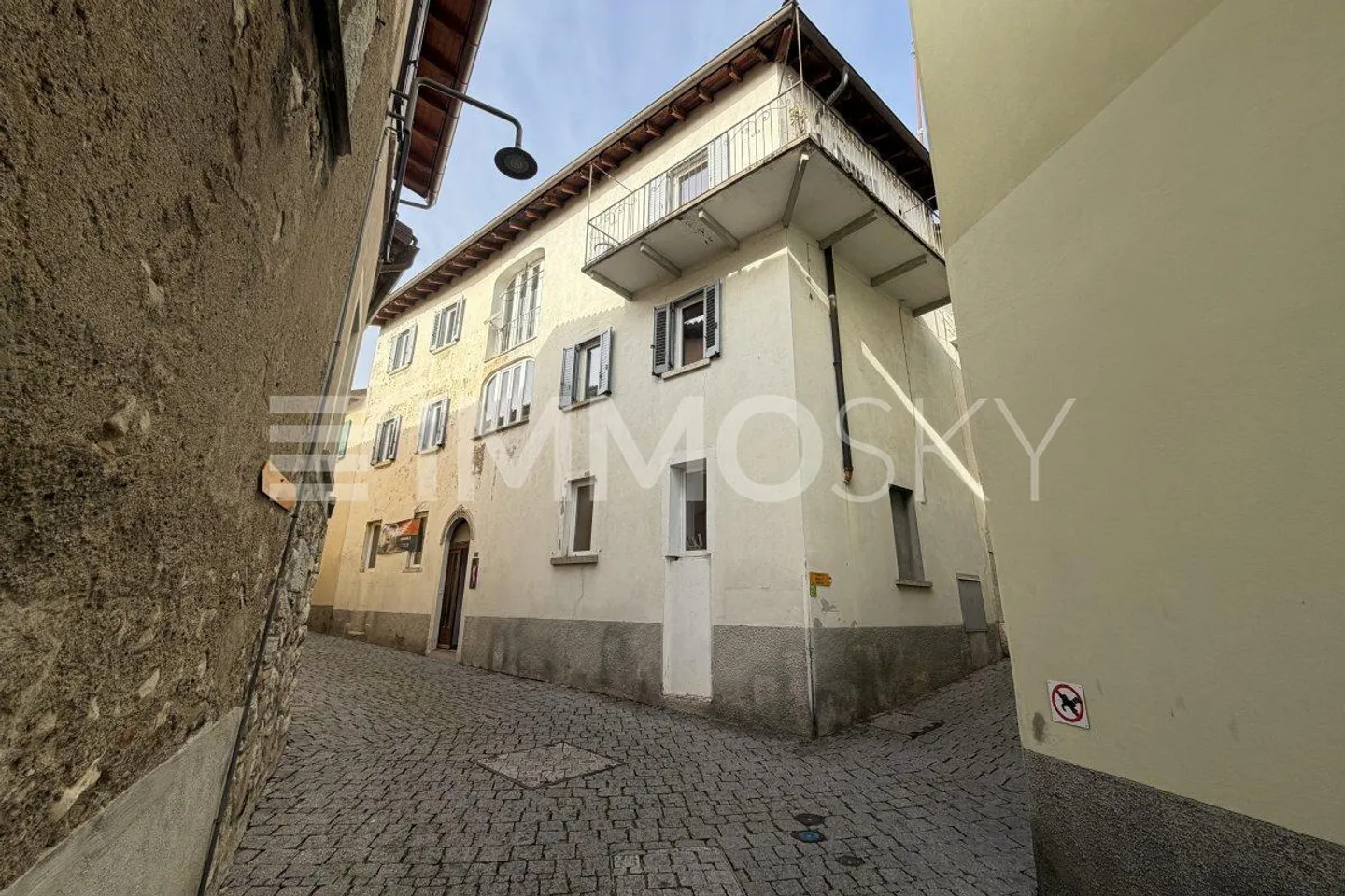 Casa unifamiliare storica nel cuore di Besazio - Foto 1 di 5