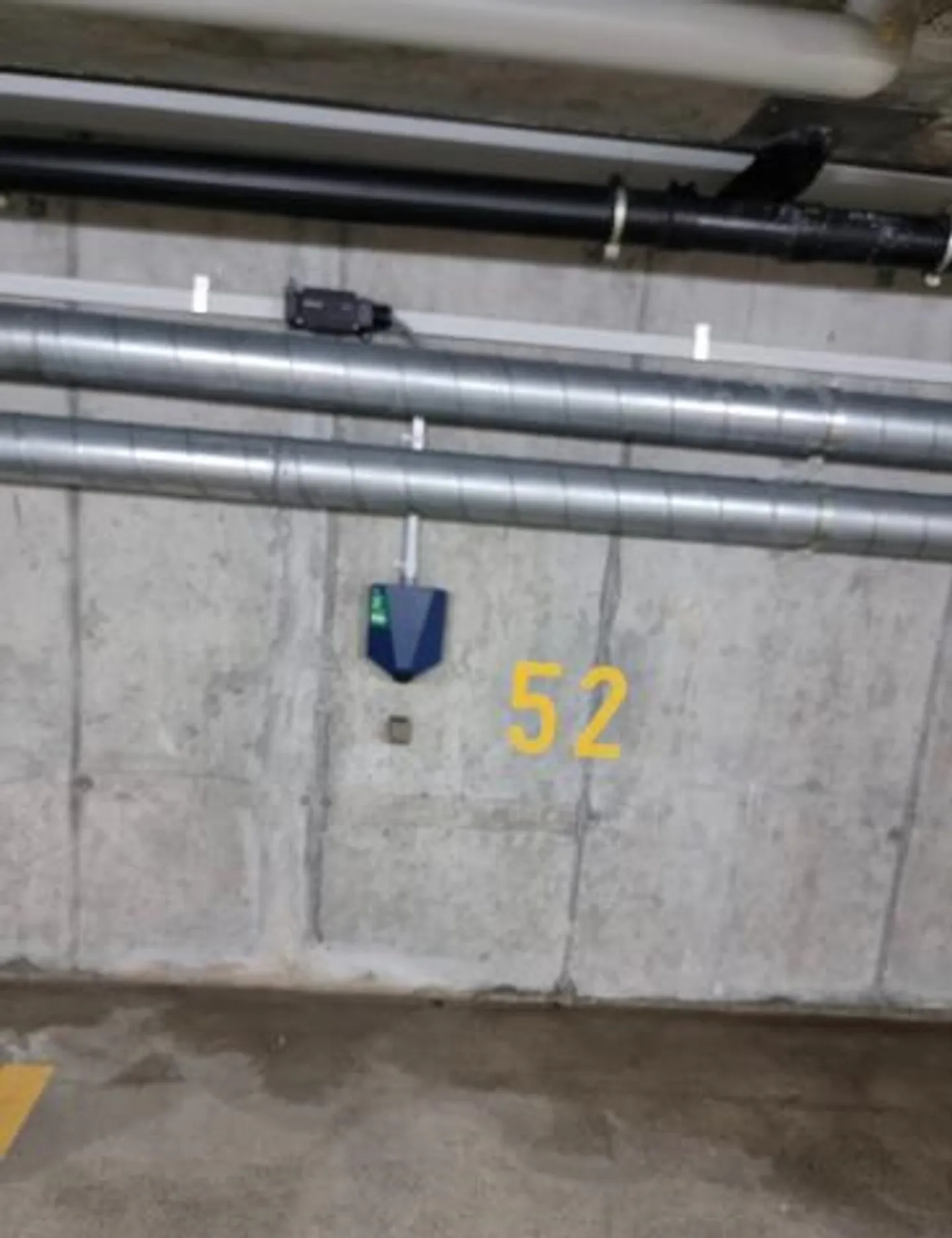 POSTO AUTO IN GARAGE - Foto 1 di 2