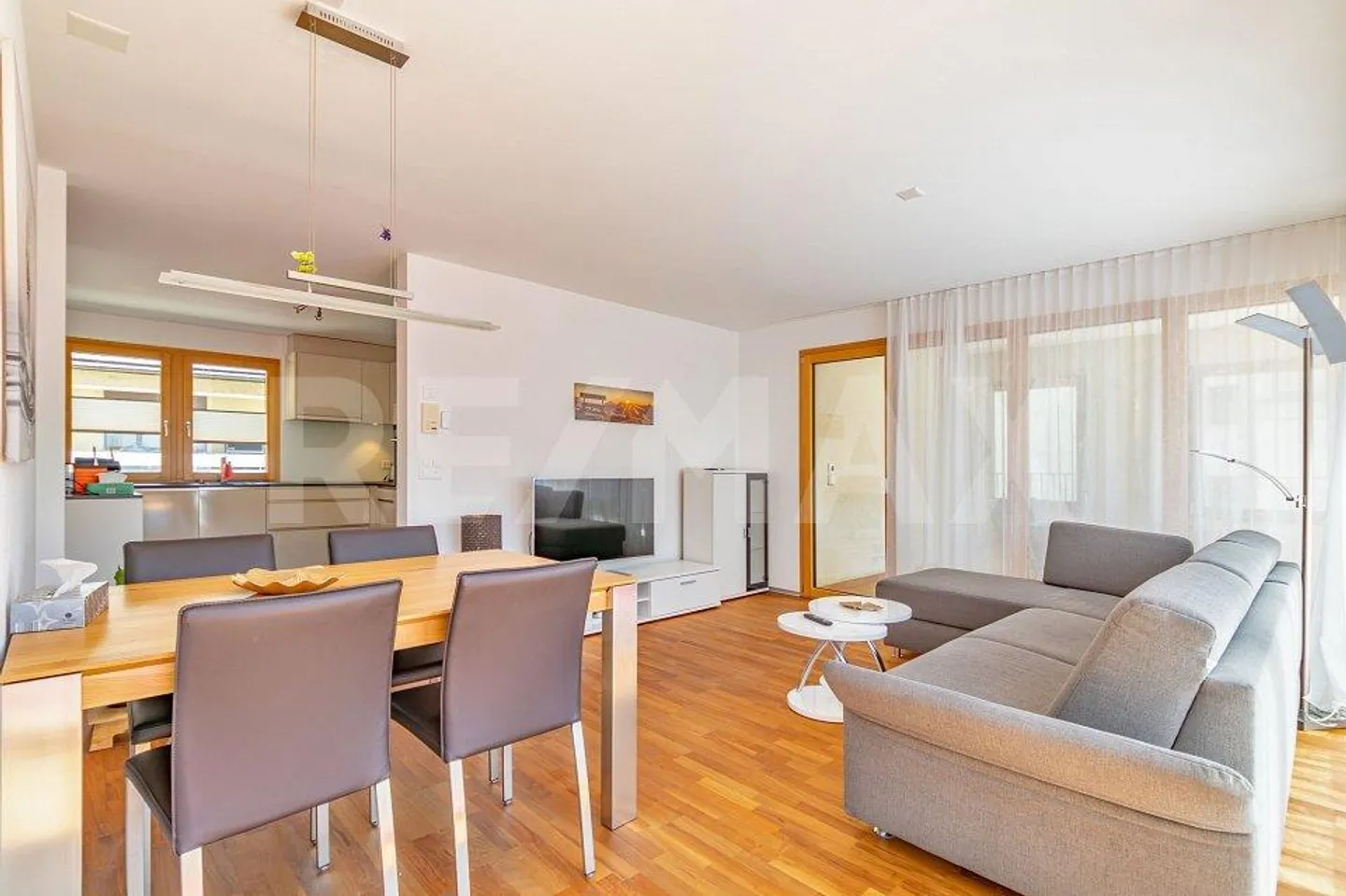 Apartment for rent - Photo 2 of 13