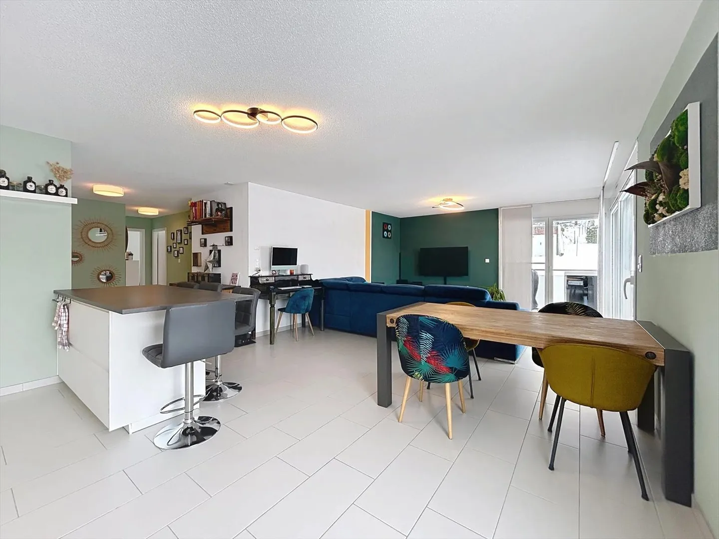 Spacieux et lumineux 4.5 pièces idéalement situé - Photo 7 sur 13