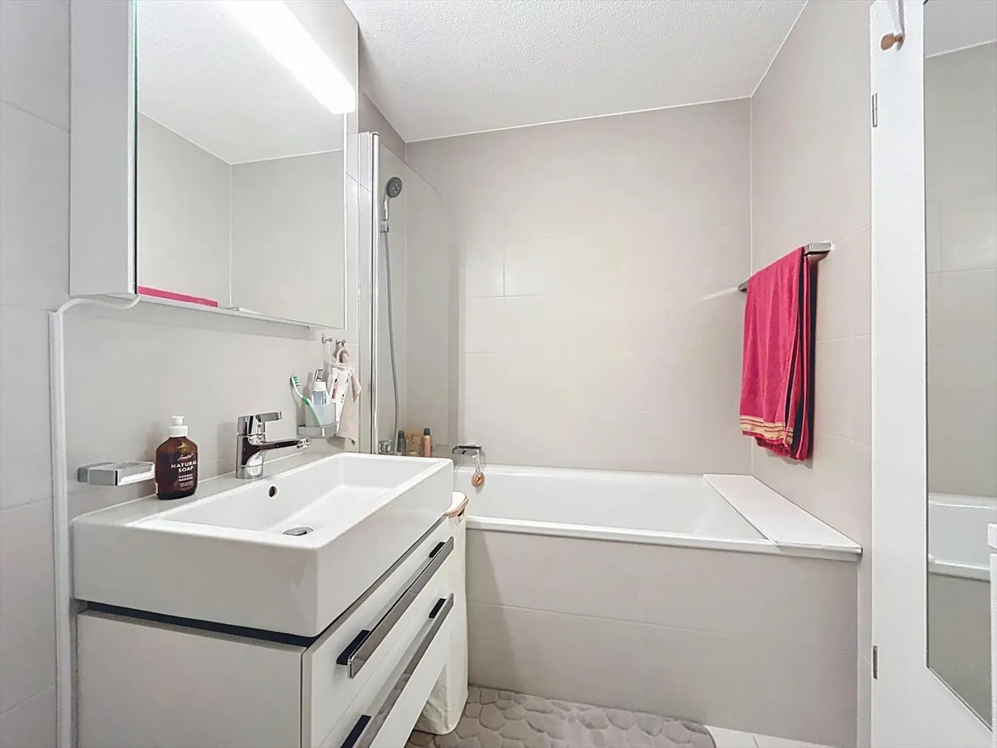 Spacieux et lumineux 4.5 pièces idéalement situé - Photo 11 sur 13