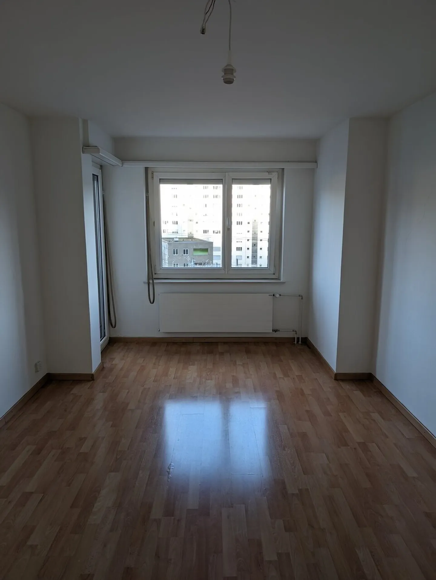 Bel appartement 1 pièce en ville - Photo 1 sur 6