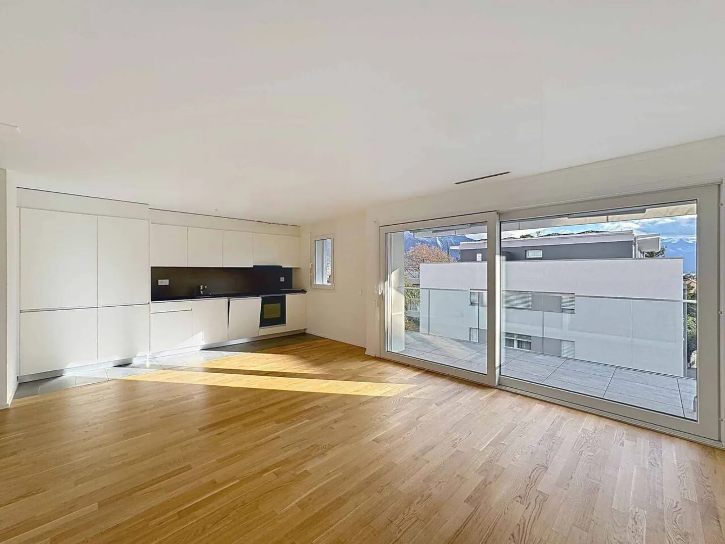 Sehr schöne 3,5-Zimmer-Wohnung mit großem Balkon im 3. Stock - Foto 5 von 12