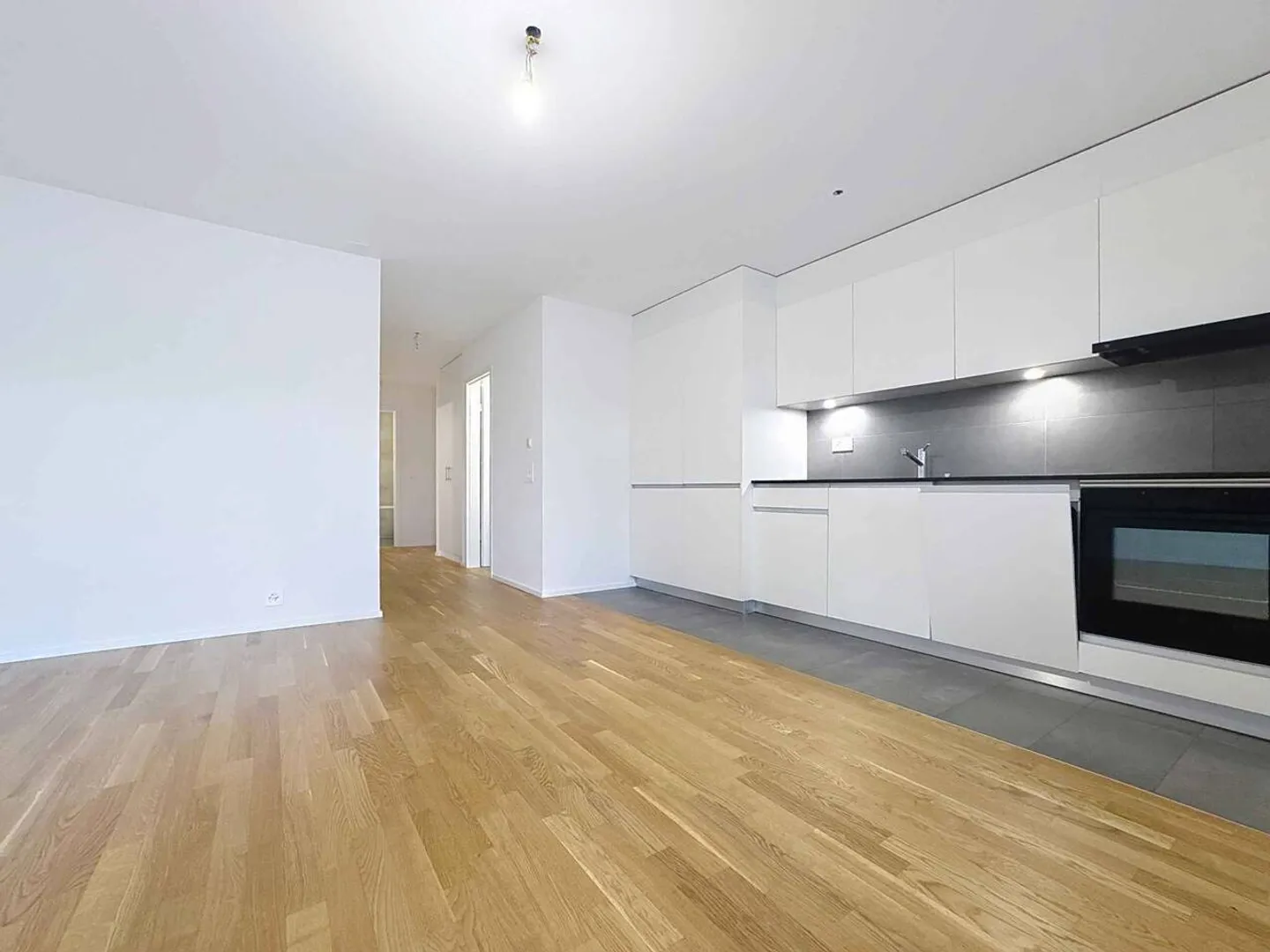Sehr schöne 3,5-Zimmer-Wohnung mit großem Balkon im 3. Stock - Foto 6 von 12