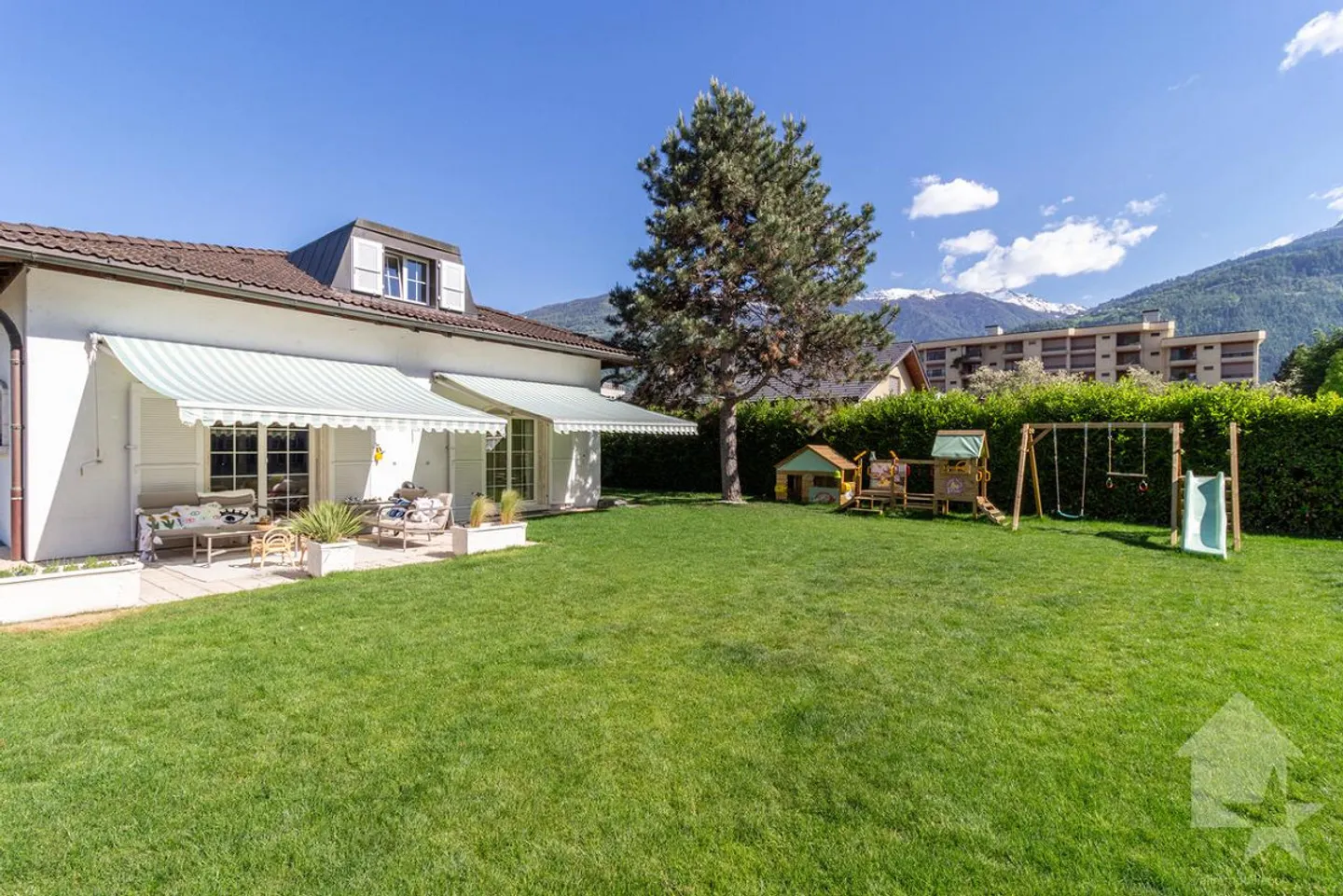 Renovierte 6,5-Zimmer-Villa mit unabhängigem Studio und großem Garten - Foto 1 von 30
