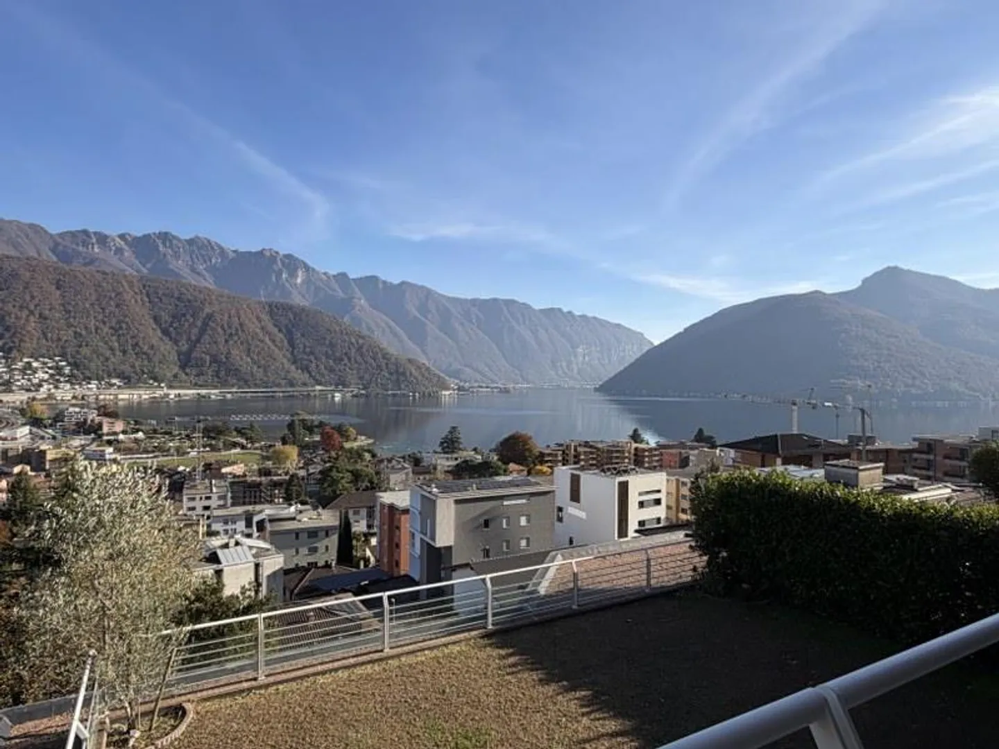 Attico 3,5 camere con splendida terrazza e vista lago - Foto 4 di 10