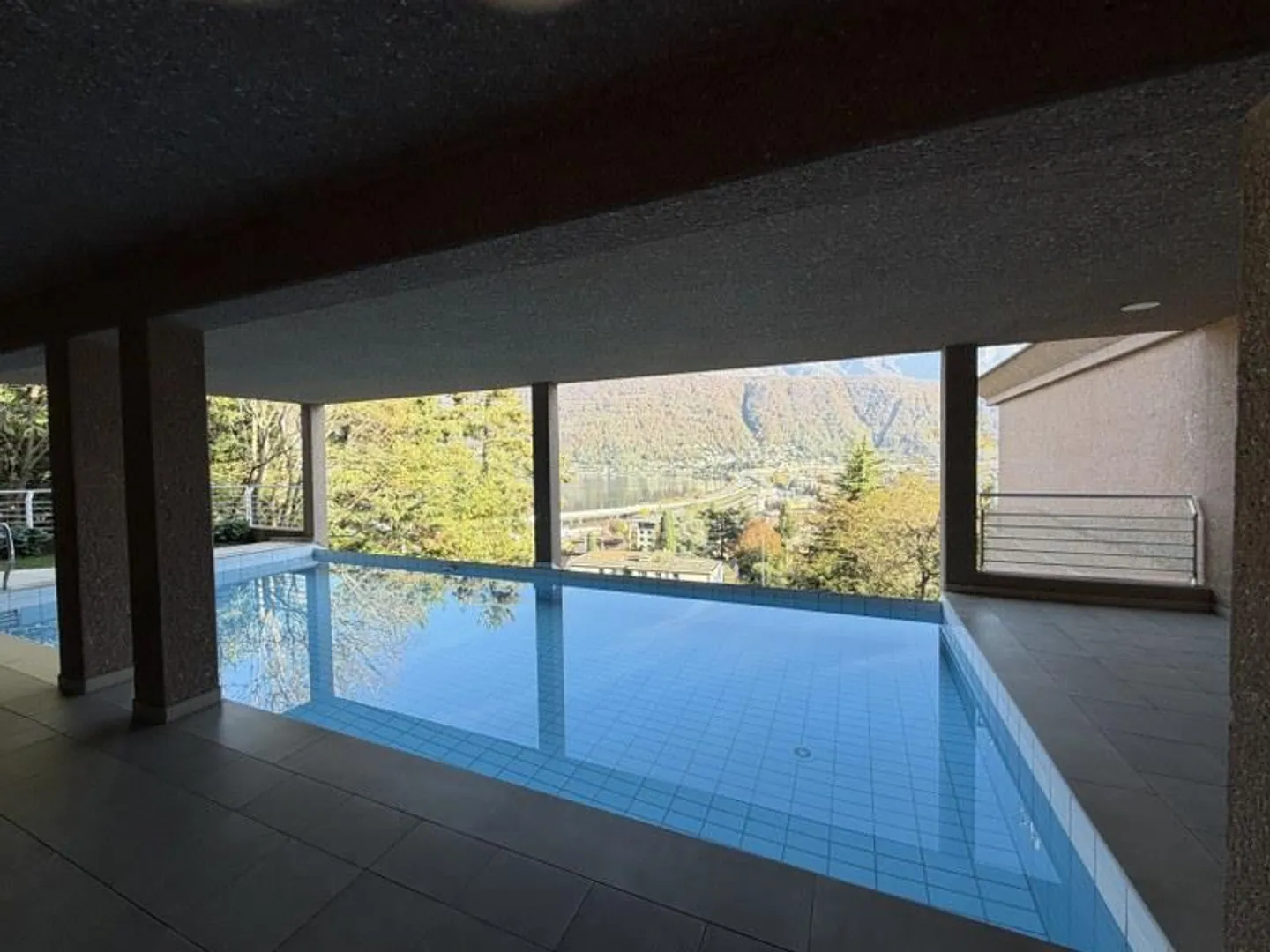 Attico 3,5 camere con splendida terrazza e vista lago - Foto 8 di 10