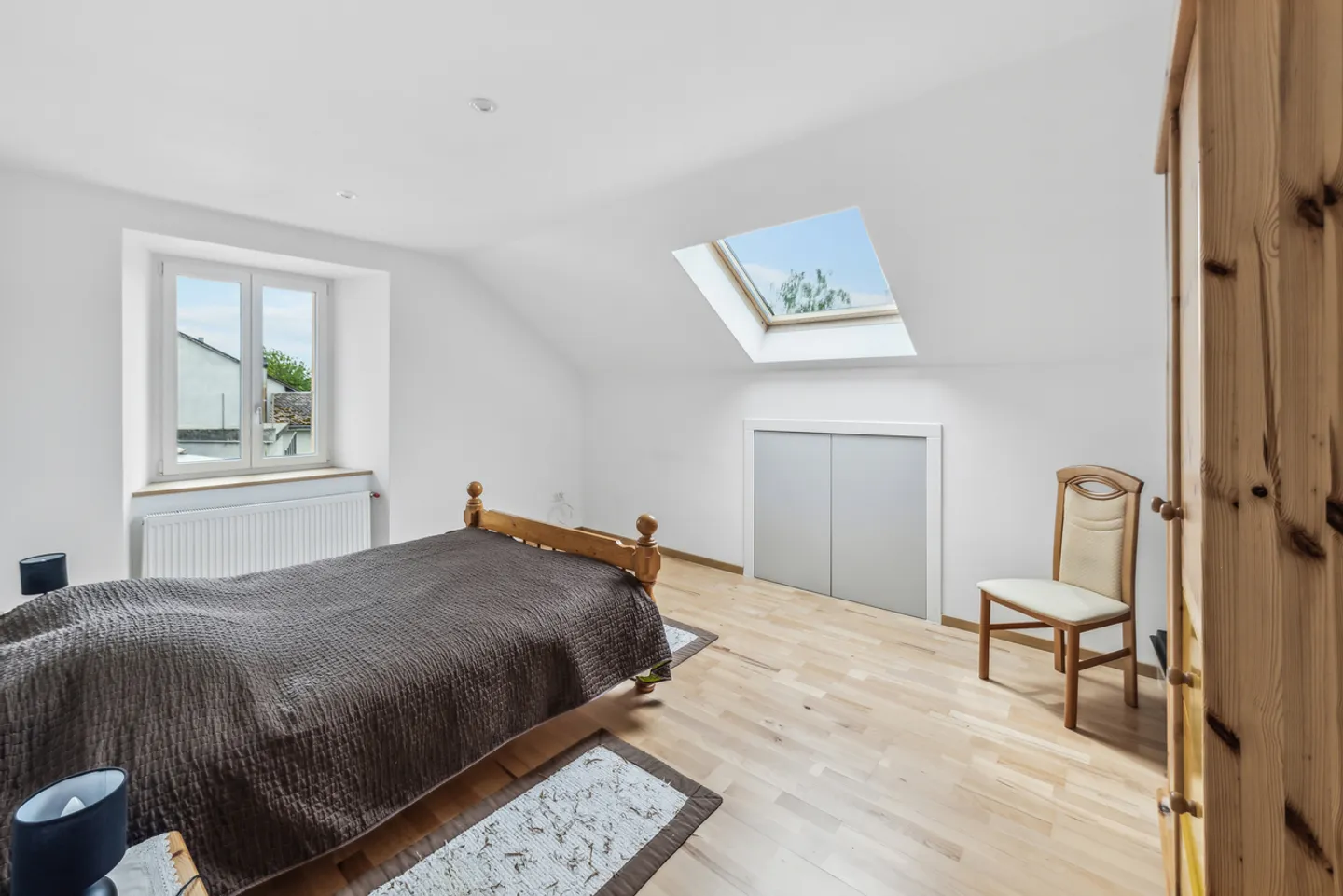 Großes renoviertes Haus mit zwei Wohnungen! - Foto 7 von 9