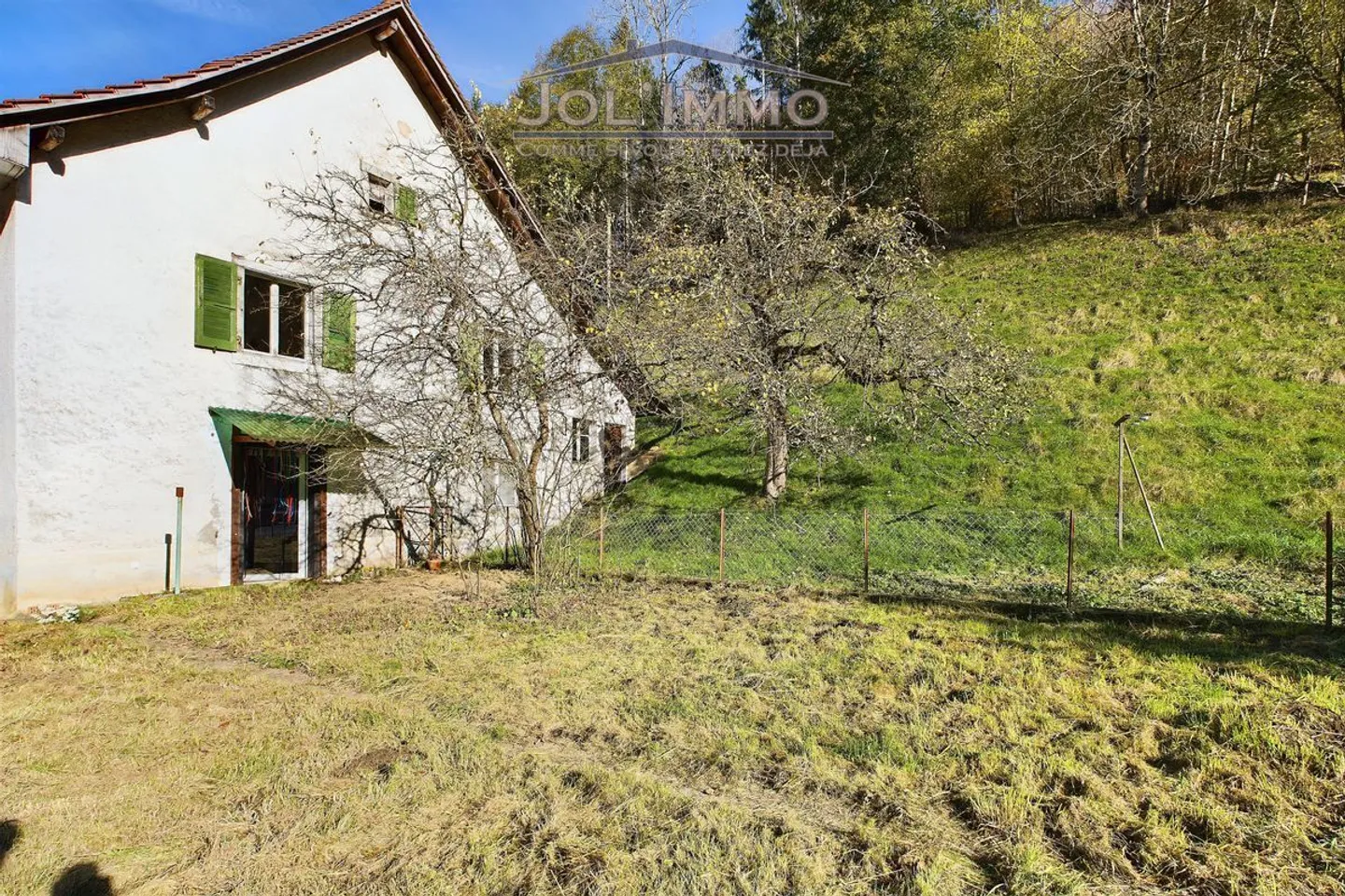 Maison à rénover avec grand terrain - Photo 6 sur 11