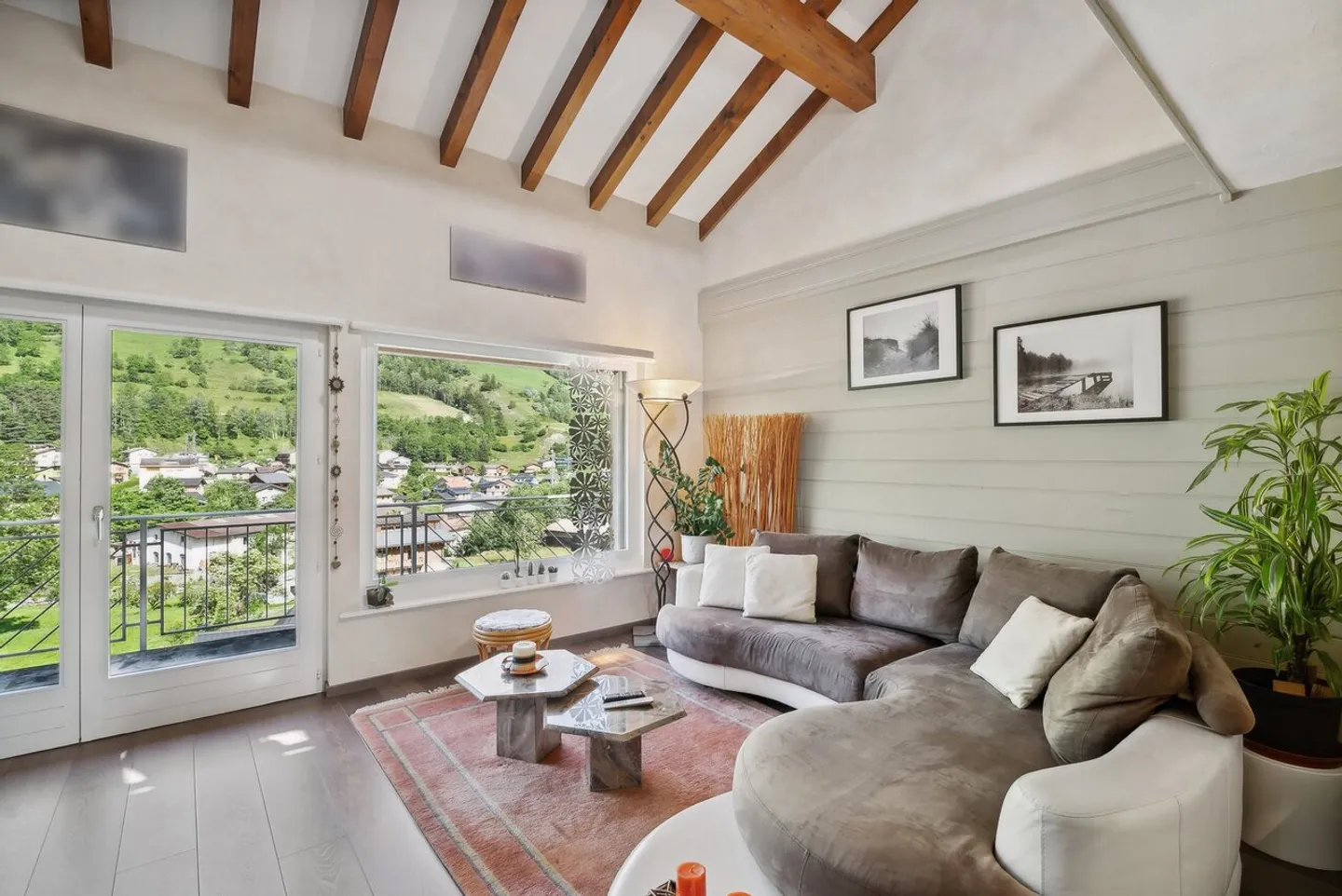 «Charmantes Einfamilienhaus mit Garten und Aussicht» - Foto 1 von 11