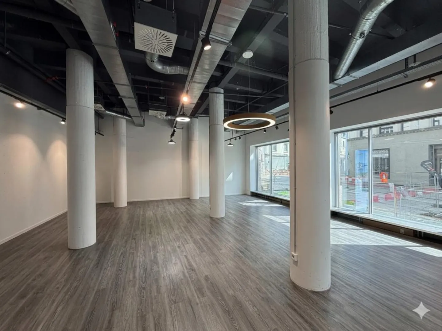 Commercial space of 144m2 in the heart of Lausanne - Photo 3 of 13