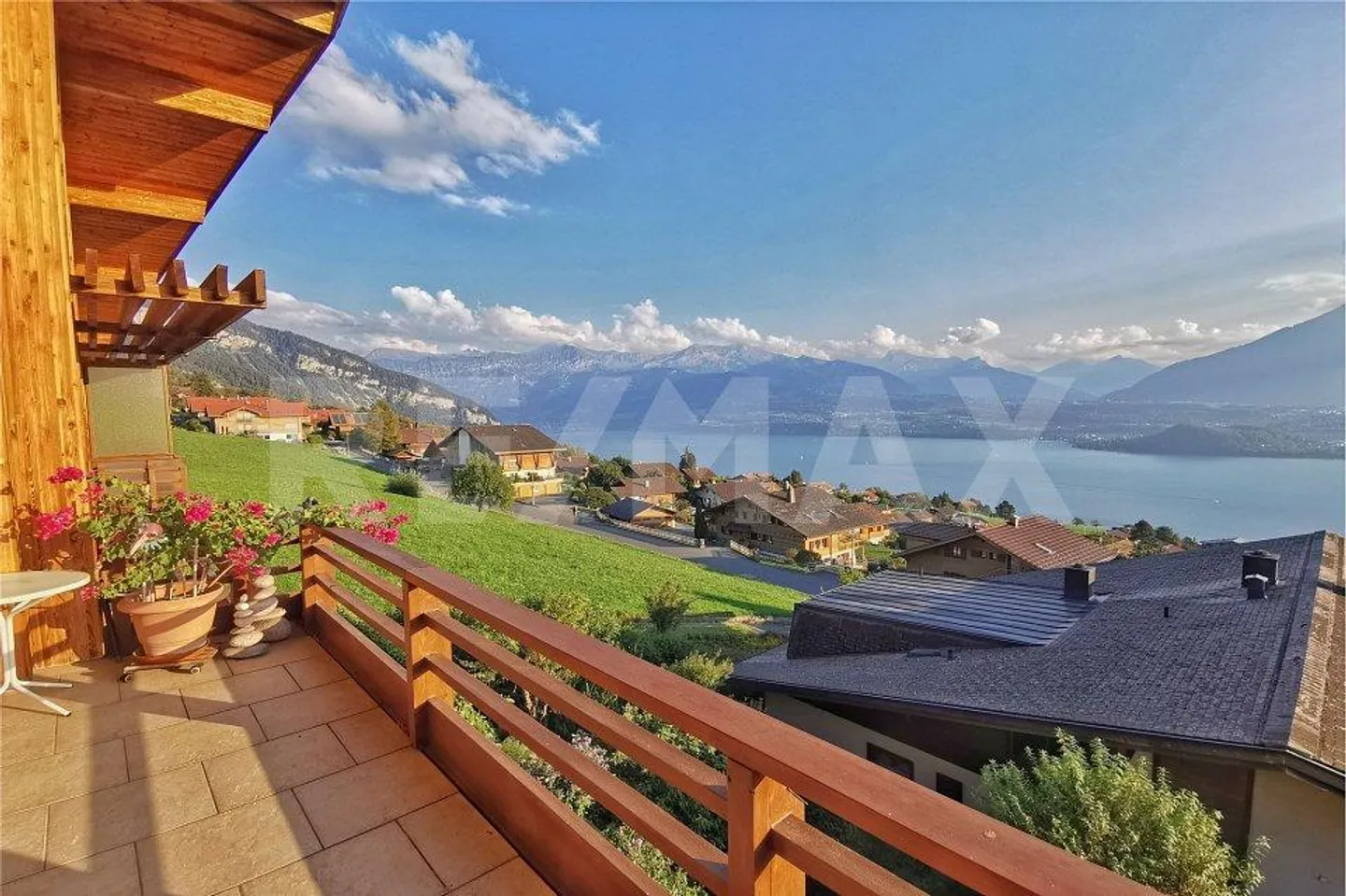 Luxurious Maisonette Apartment in Sigriswil with Mountain and Lake View - Photo 2 of 13