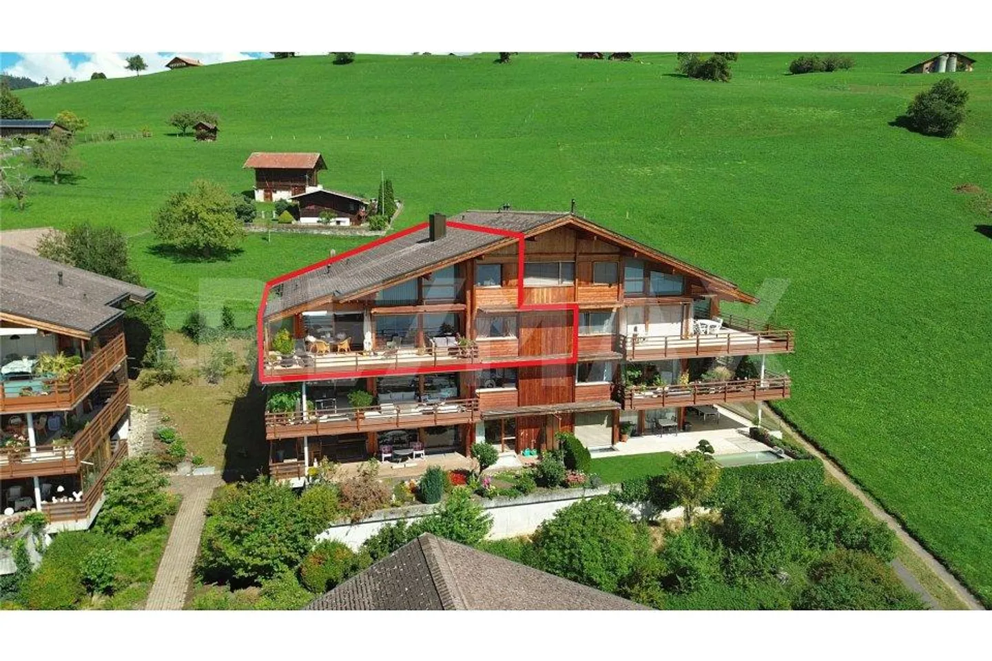 Luxurious Maisonette Apartment in Sigriswil with Mountain and Lake View - Photo 3 of 13