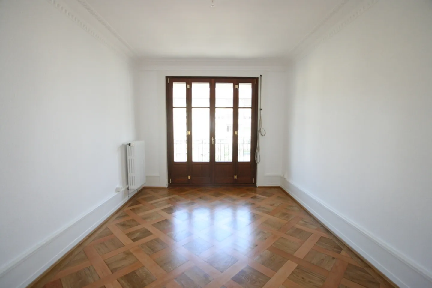 Apartment with 3 rooms and balcony in Servette - Photo 2 of 5