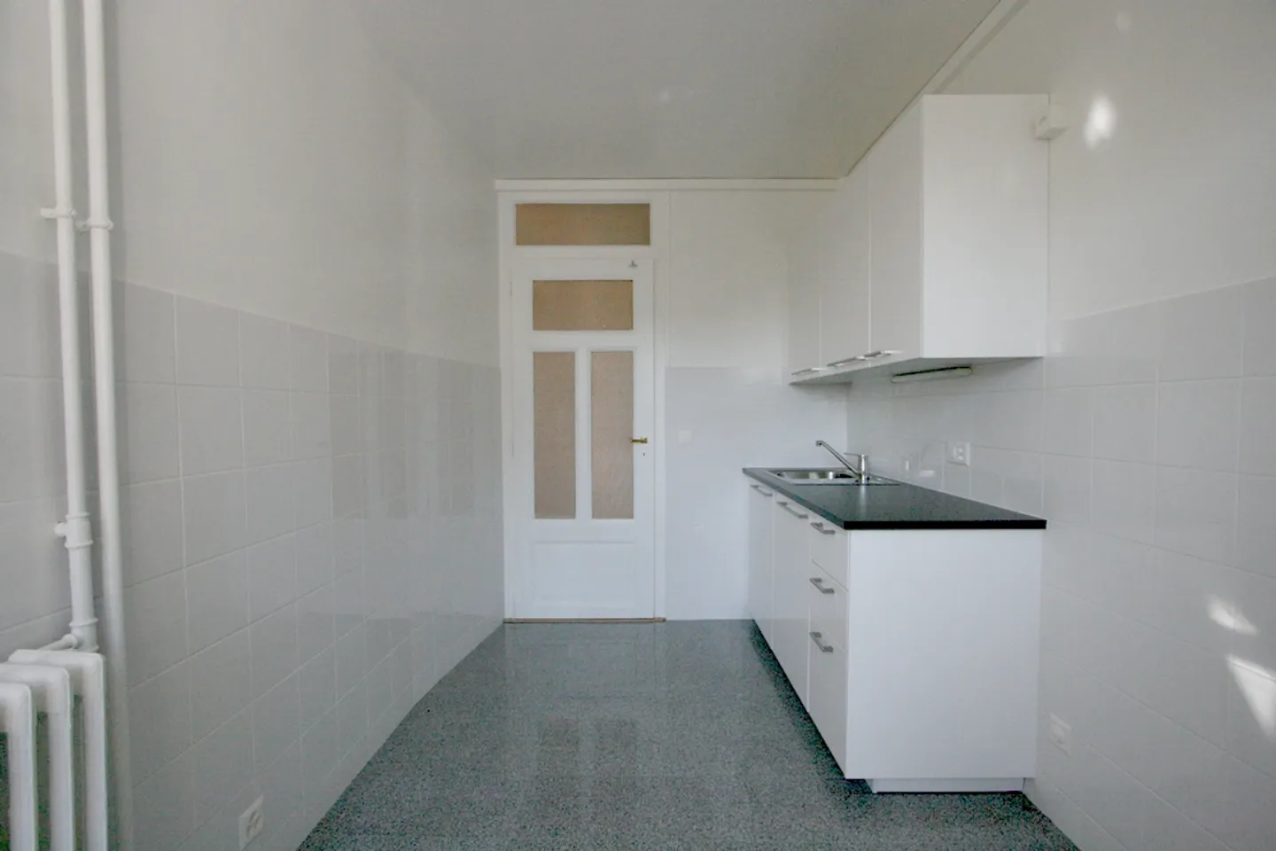 Apartment with 3 rooms and balcony in Servette - Photo 3 of 5