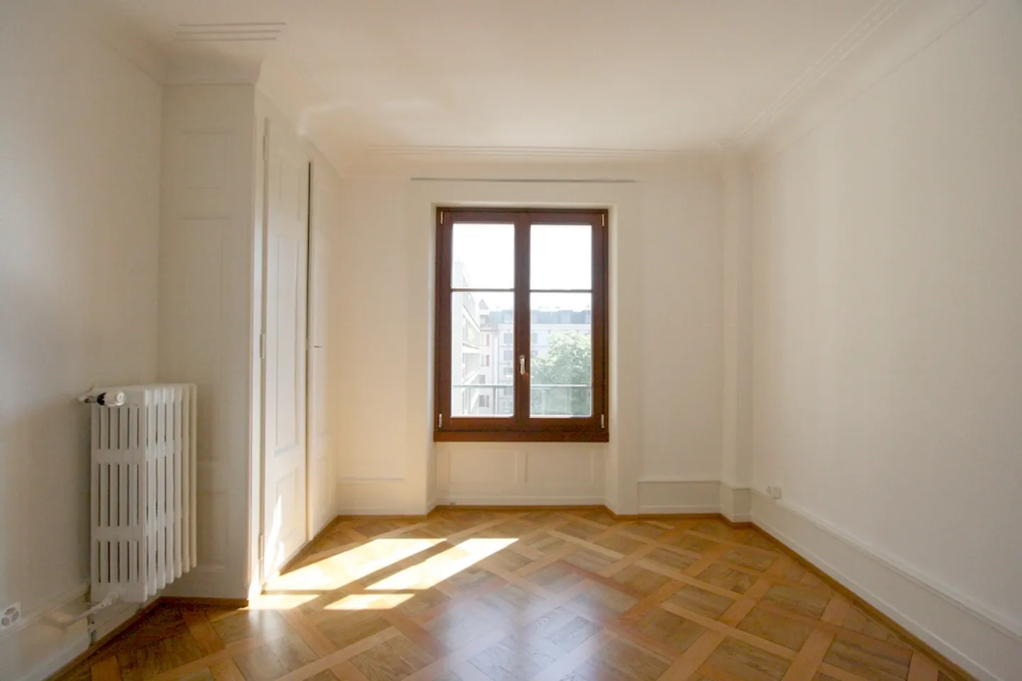 Apartment with 3 rooms and balcony in Servette - Photo 4 of 5